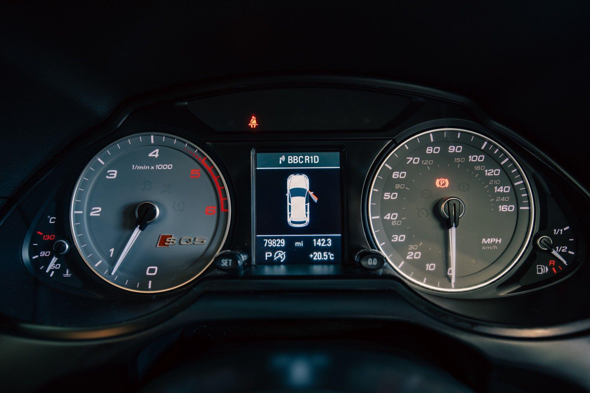 Audi SQ5 view 18