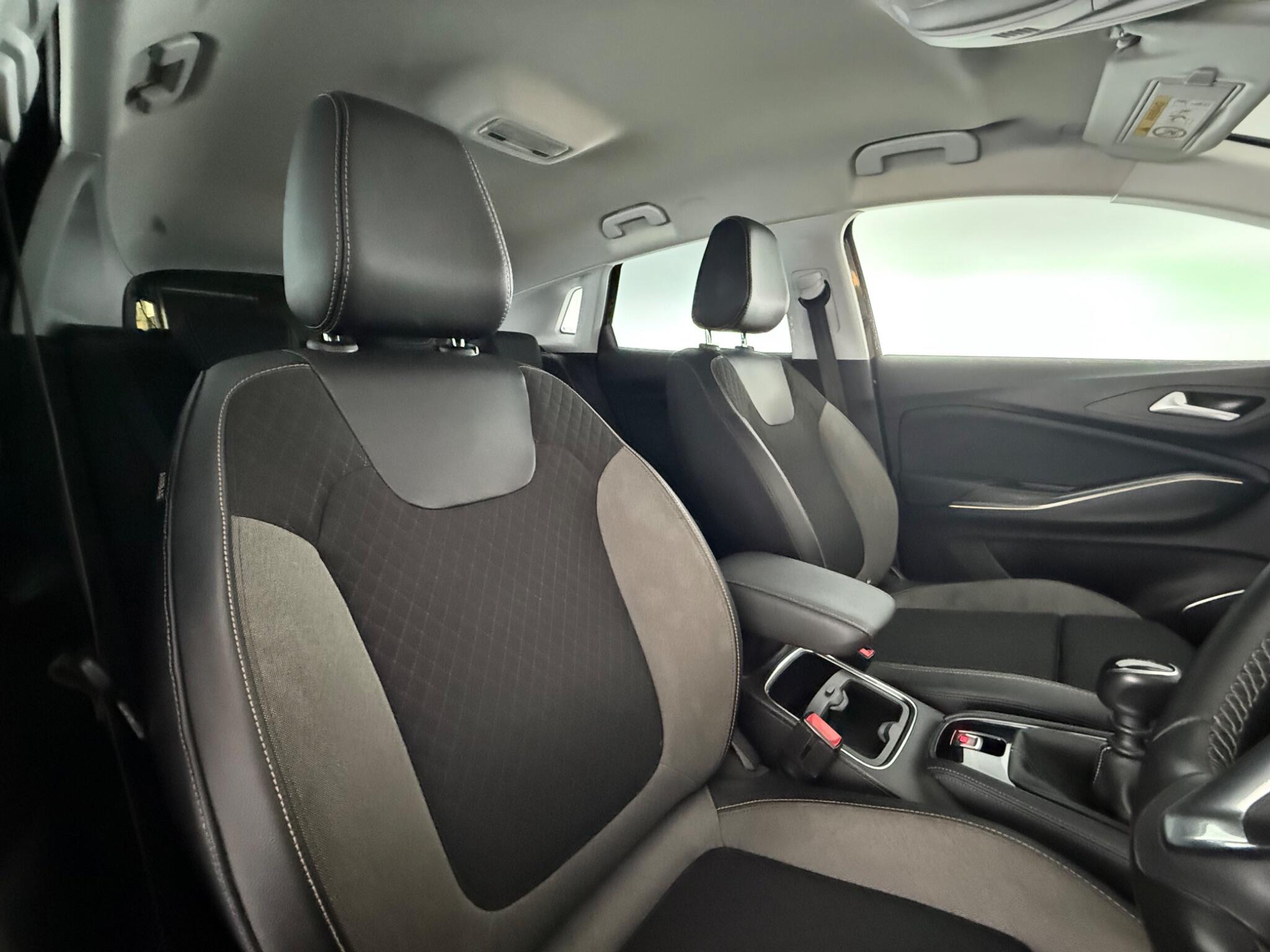 Vauxhall Grandland X view 30