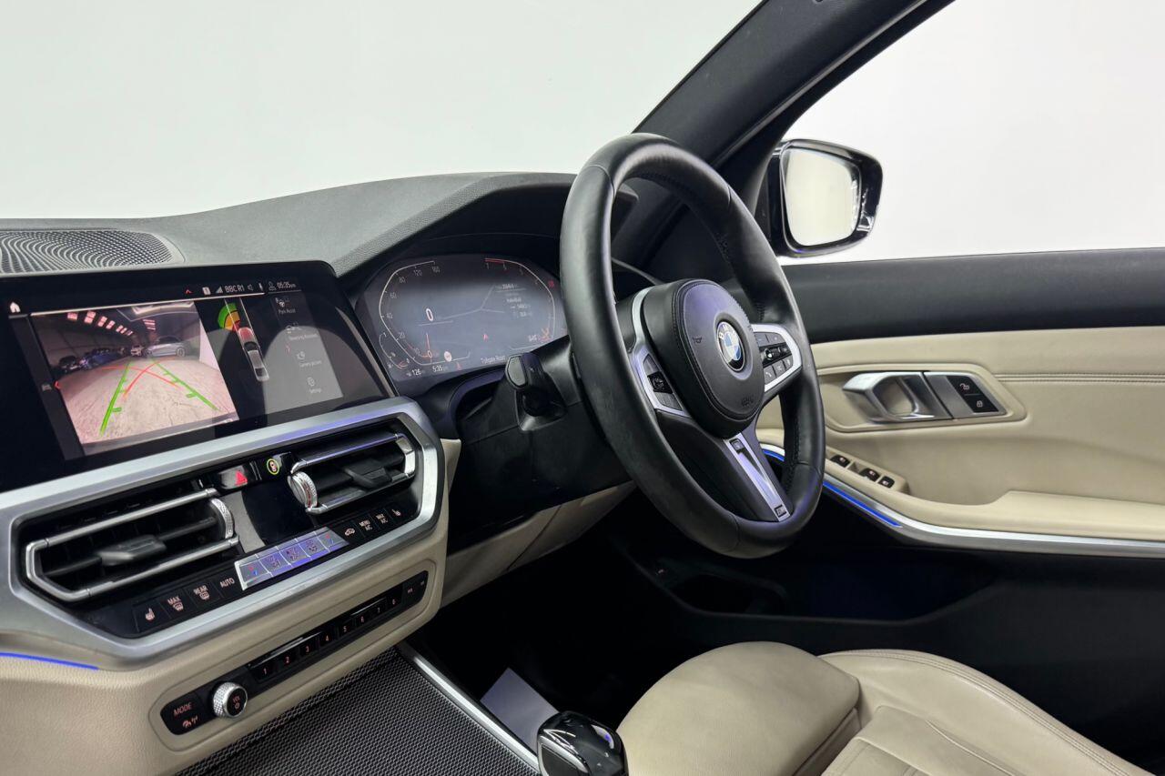 BMW 3 Series view 45