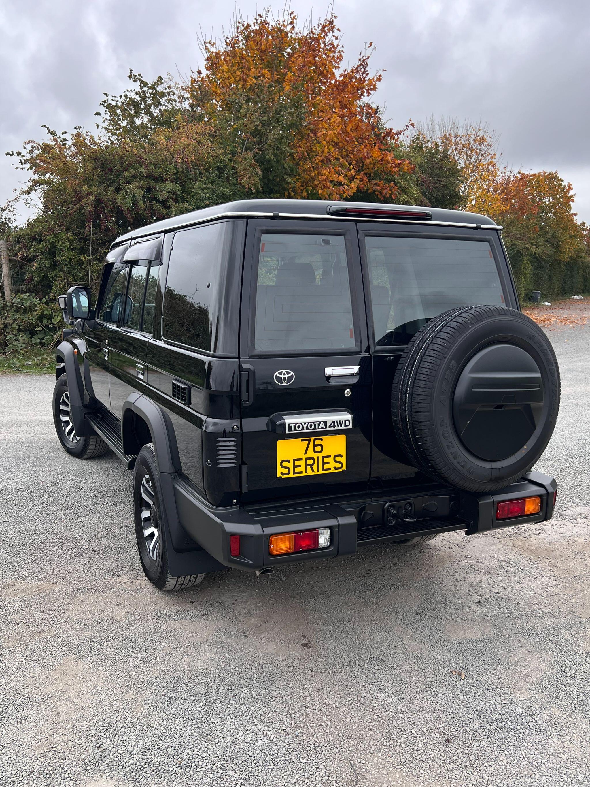 Toyota Land Cruiser view 4