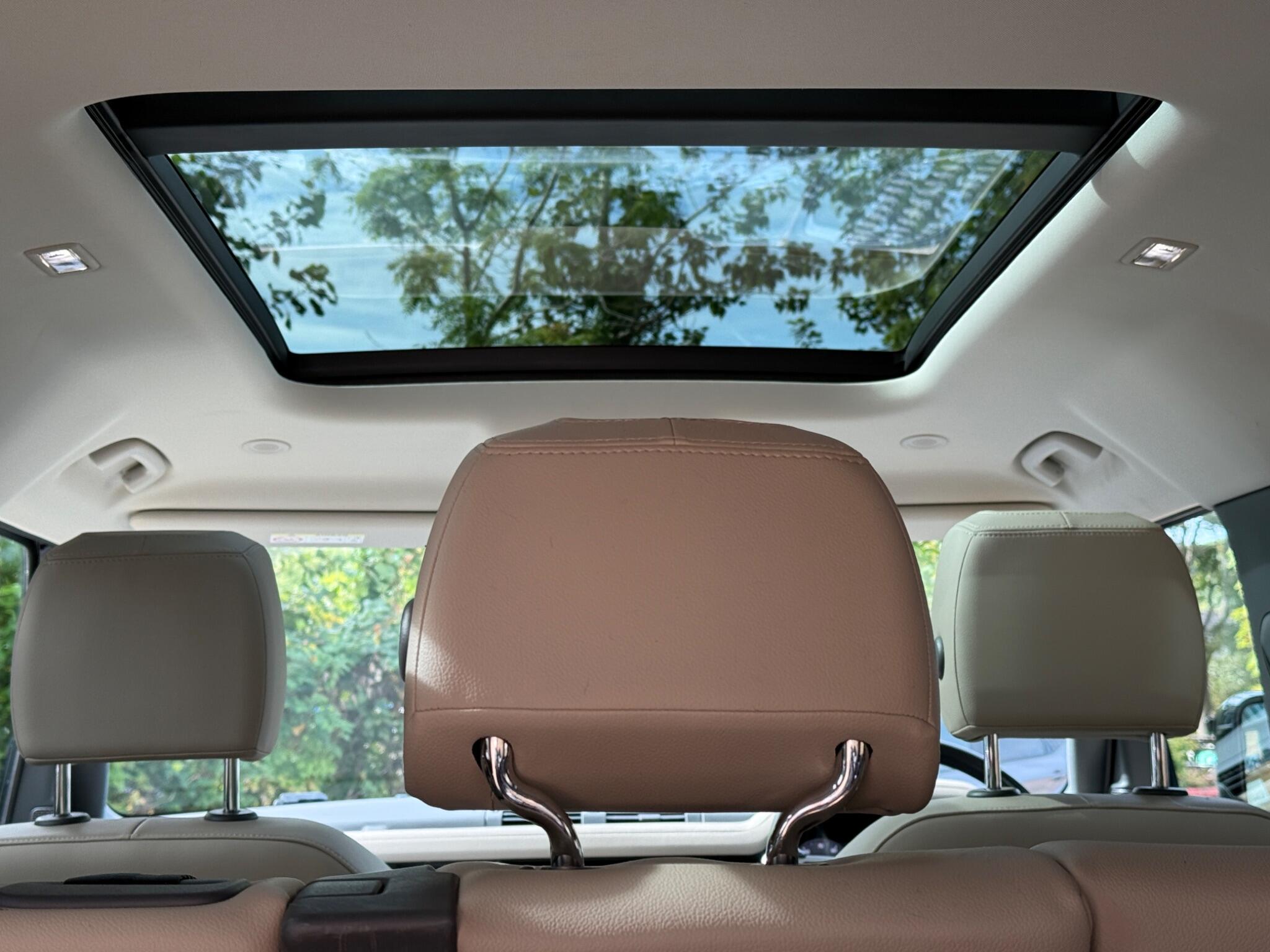 Land Rover Defender view 15