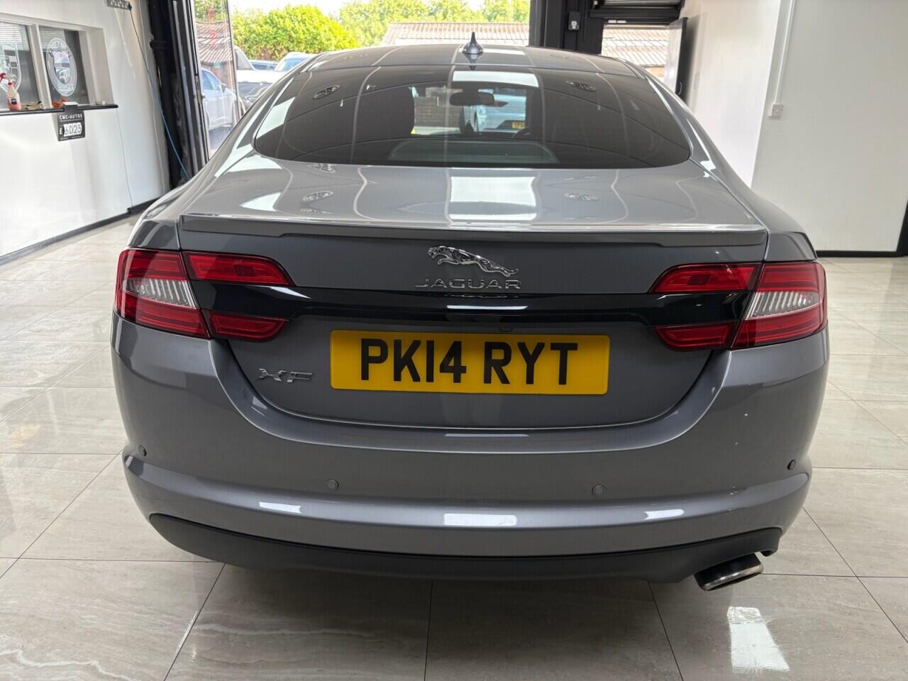 Jaguar XF view 4