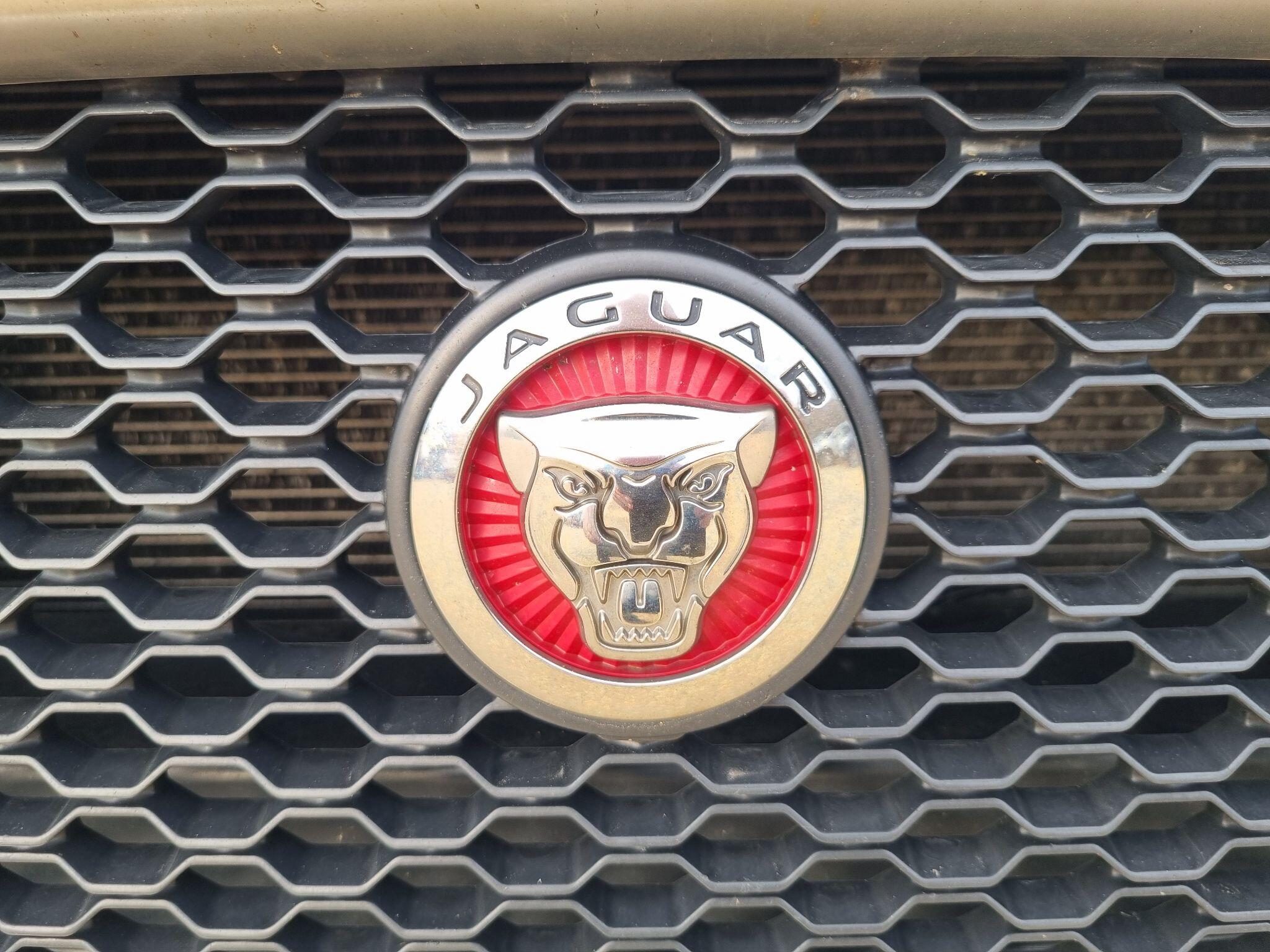 Jaguar Xe view 28