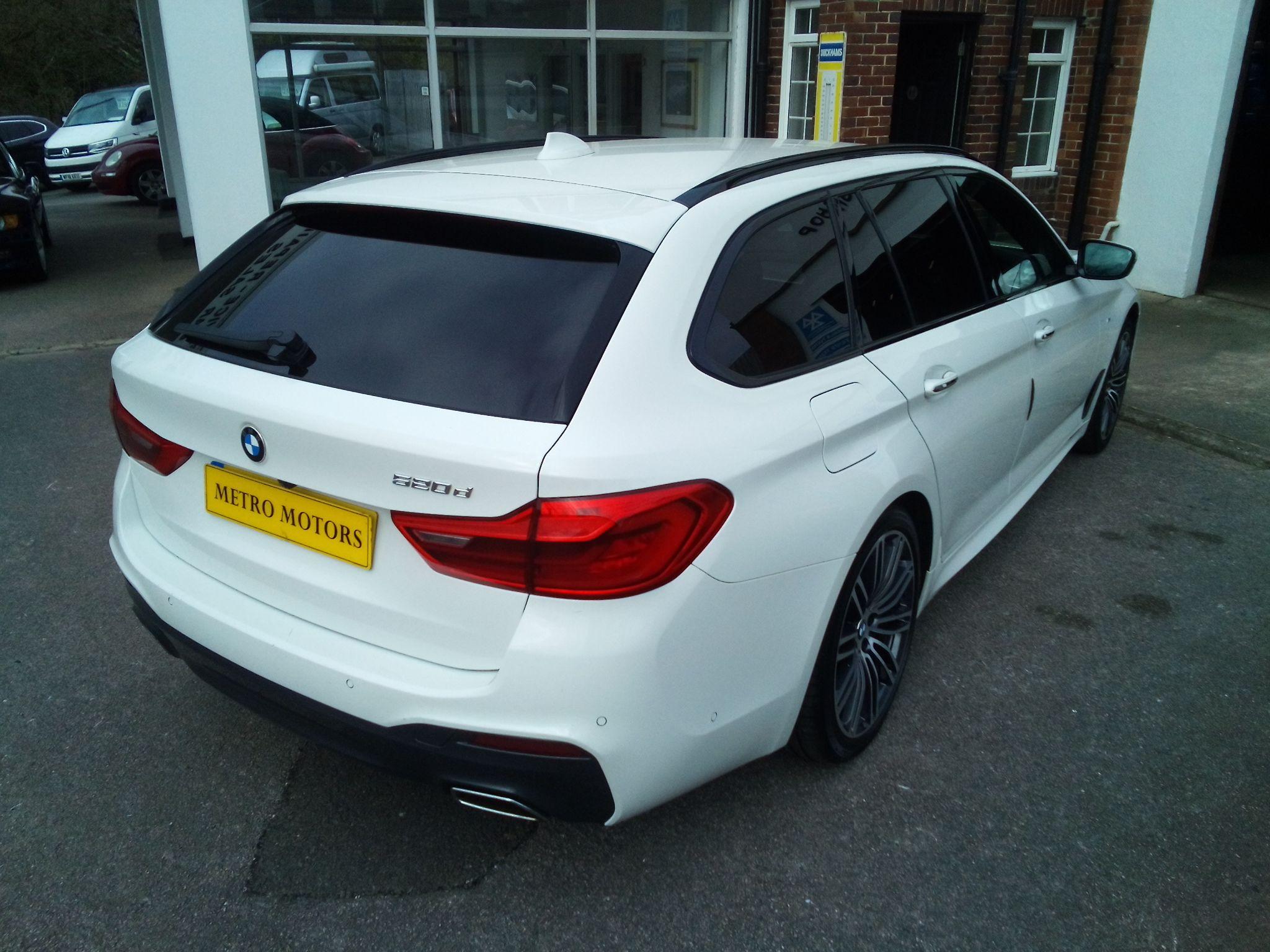 2018 BMW 5 Series 2.0 520d M Sport Touring Auto Euro 6 (s/s) 5dr • 66,553 miles image 5