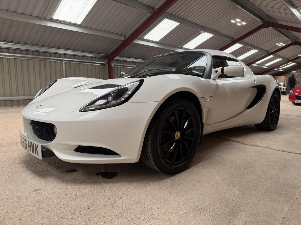 Lotus Elise view 18