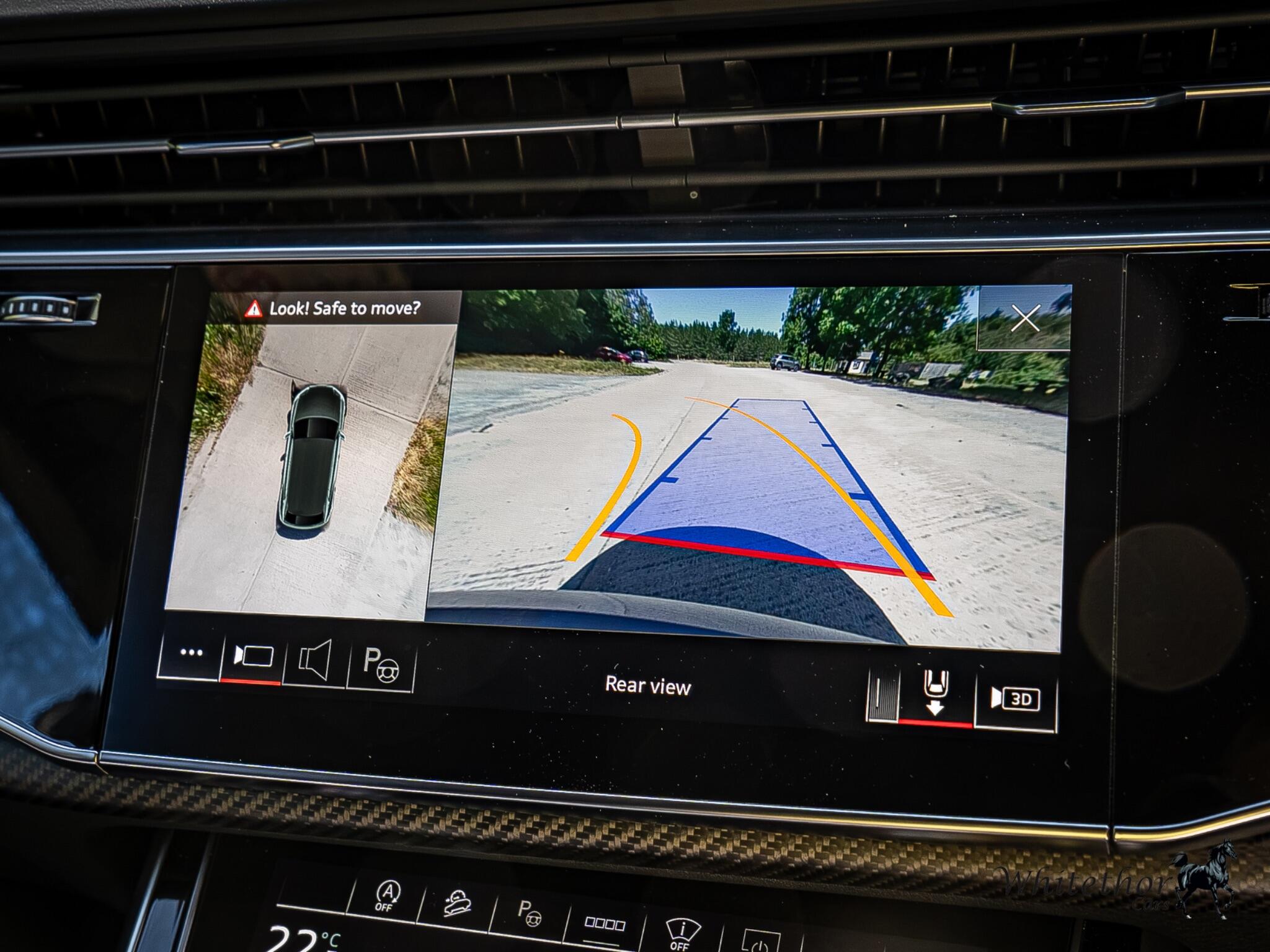 Audi RS Q8 view 45