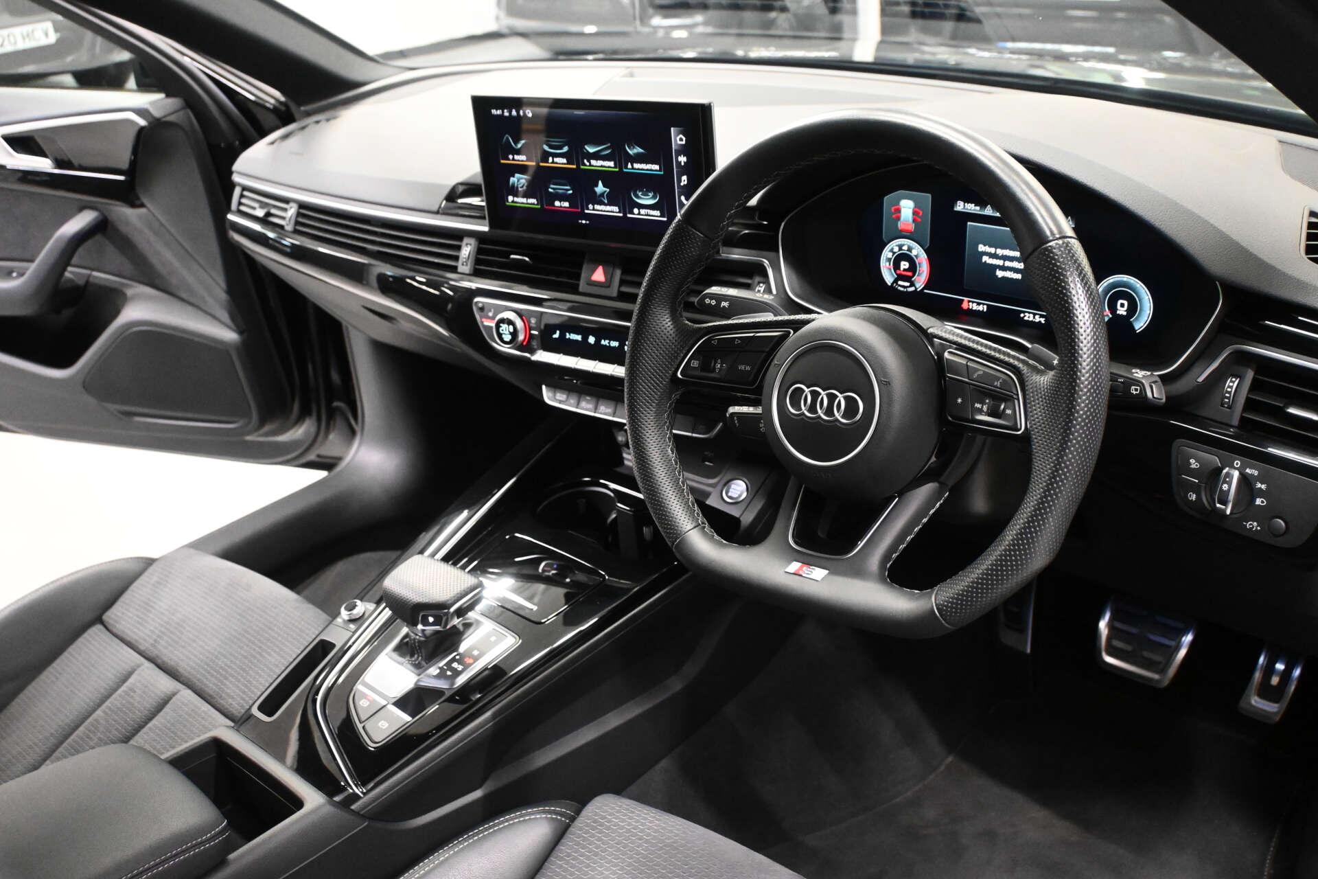 Audi A4 view 20