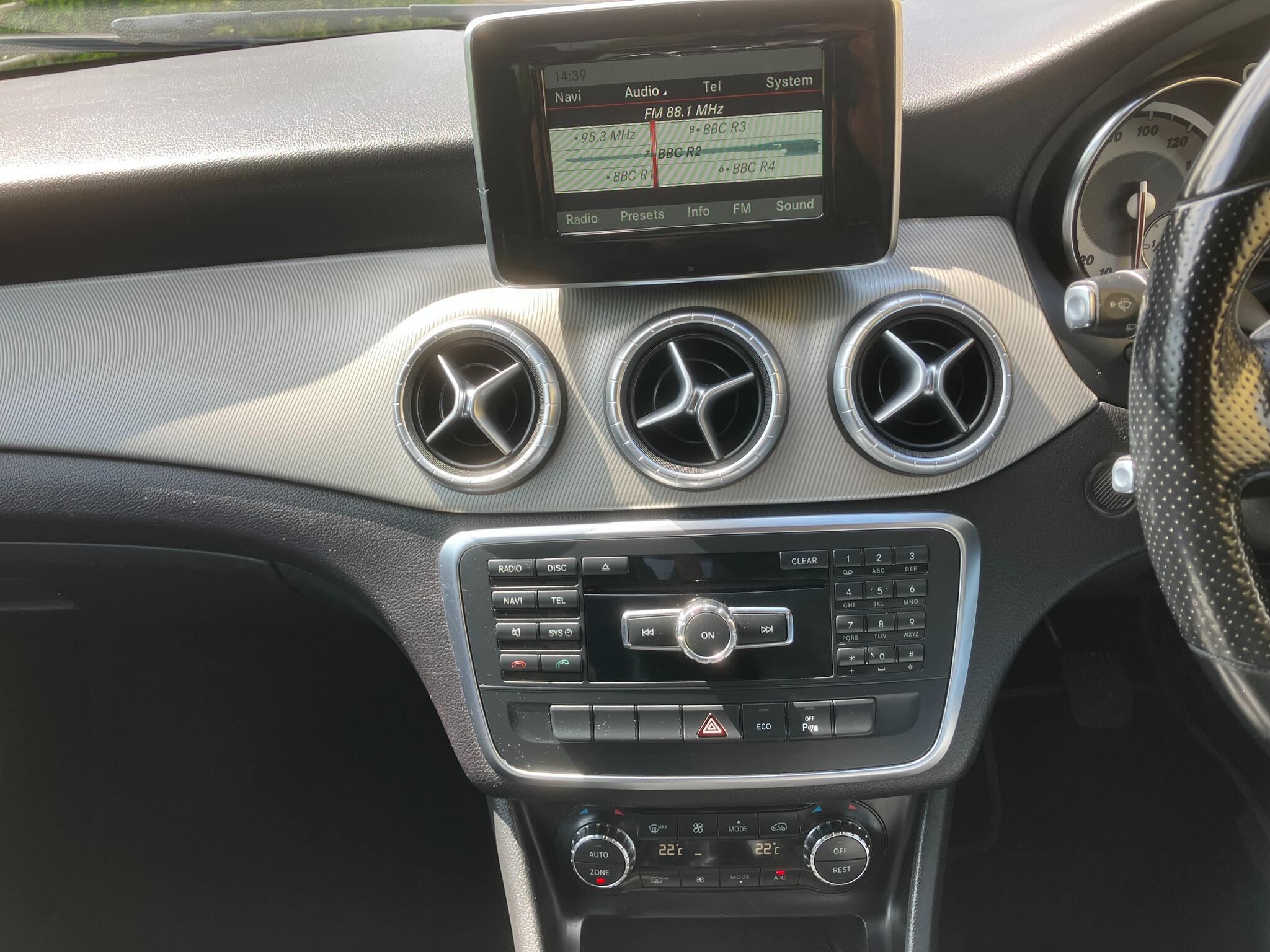 Mercedes-Benz Cla view 14
