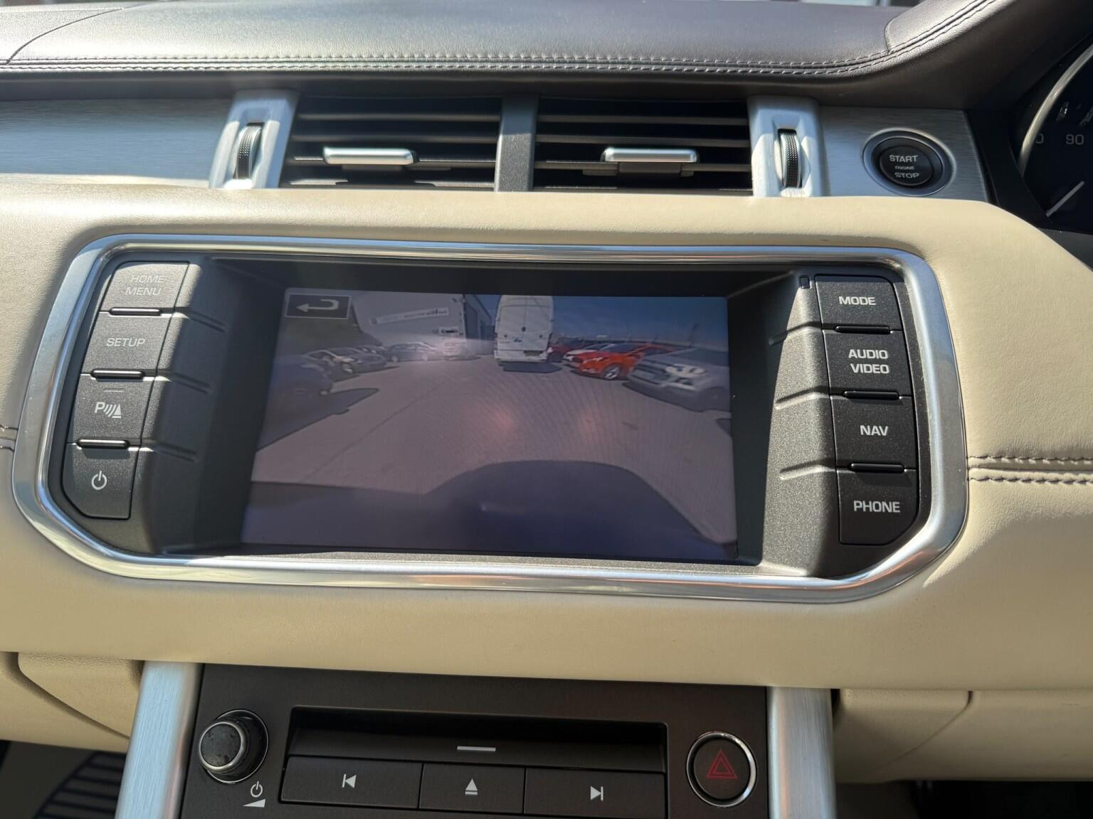 Land Rover Range Rover Evoque view 28