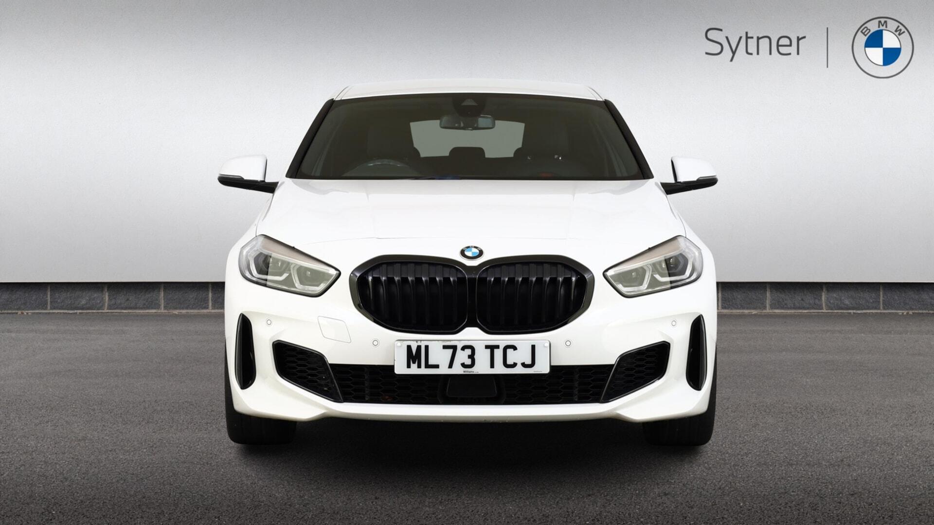 BMW 1 Series view 16