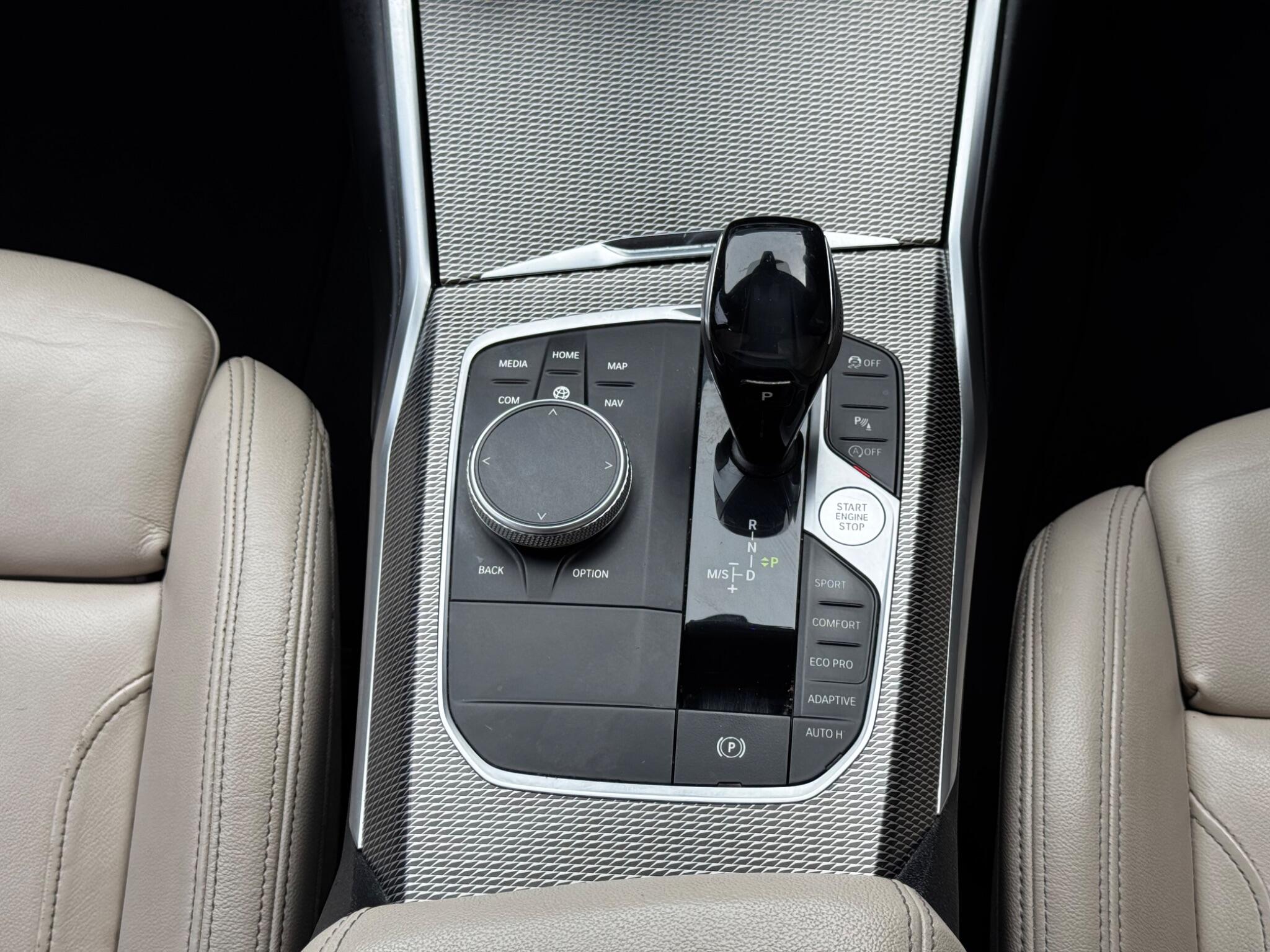 BMW 3 Series view 24