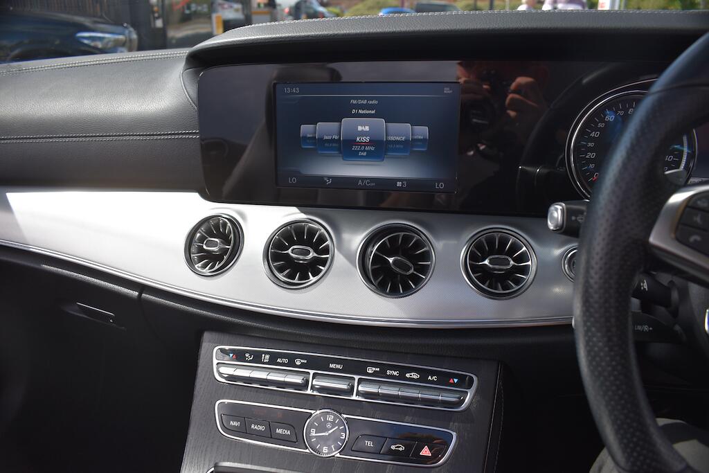 Mercedes-Benz E Class view 53