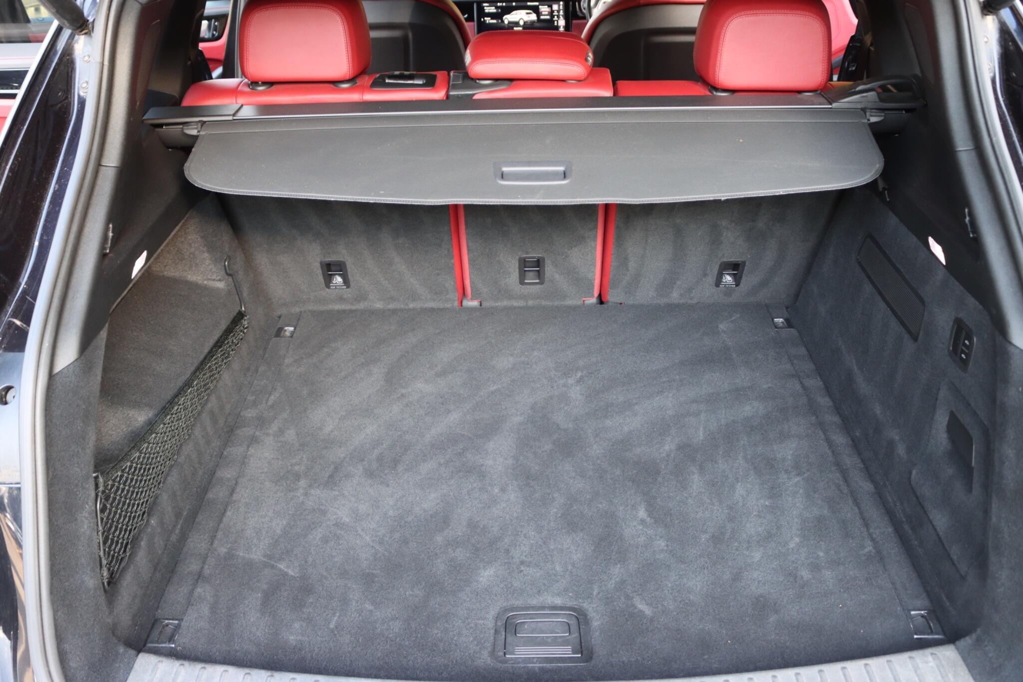 Porsche Cayenne view 29