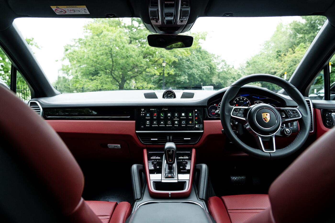 Porsche Cayenne view 27