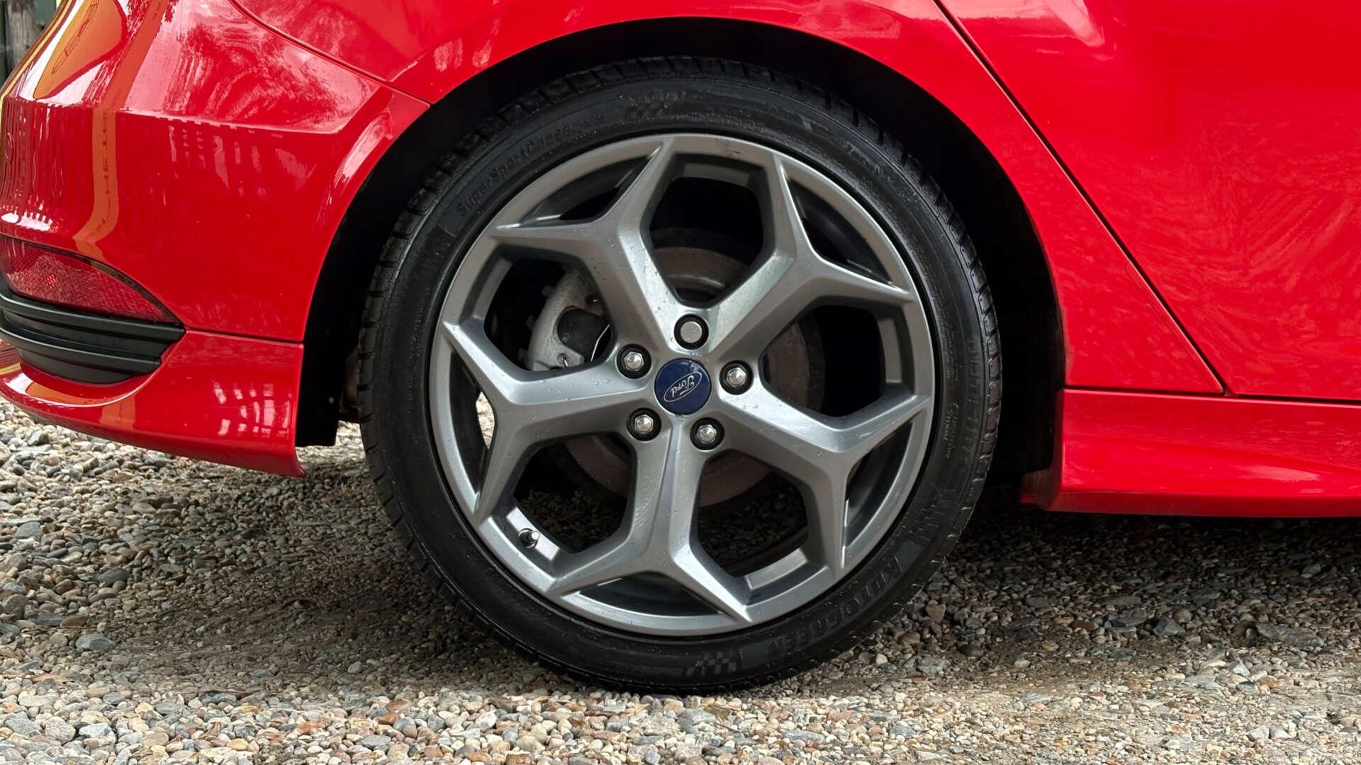 Ford Focus view 41