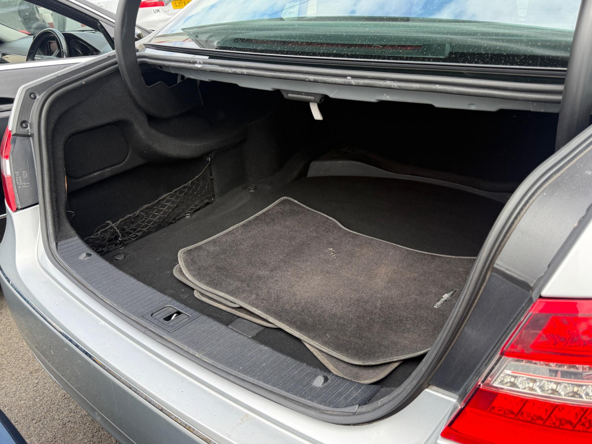 Mercedes-Benz E Class - Image 45