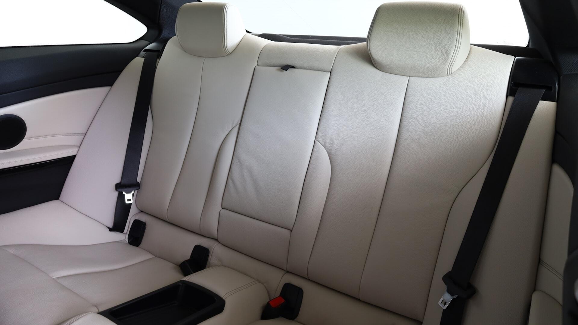 BMW 4 Series view 12