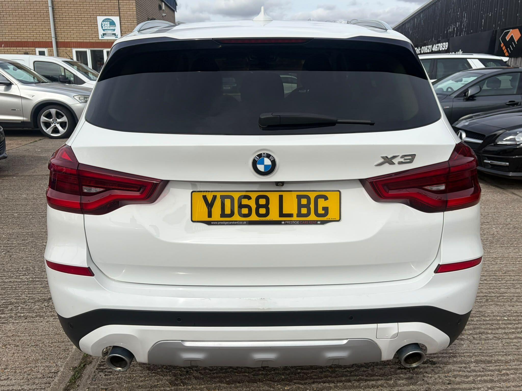 BMW X3 view 4