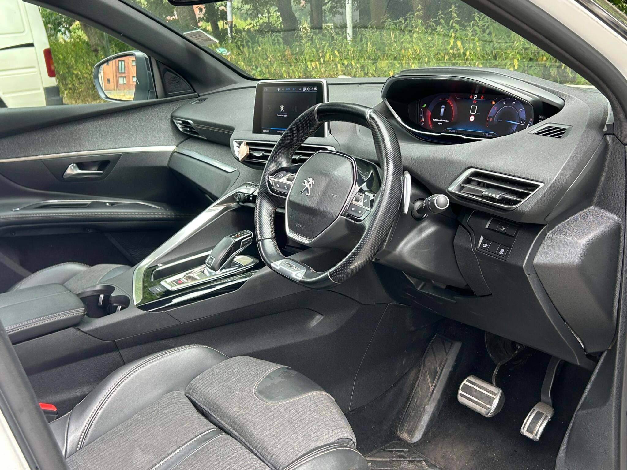 Peugeot 5008 view 12