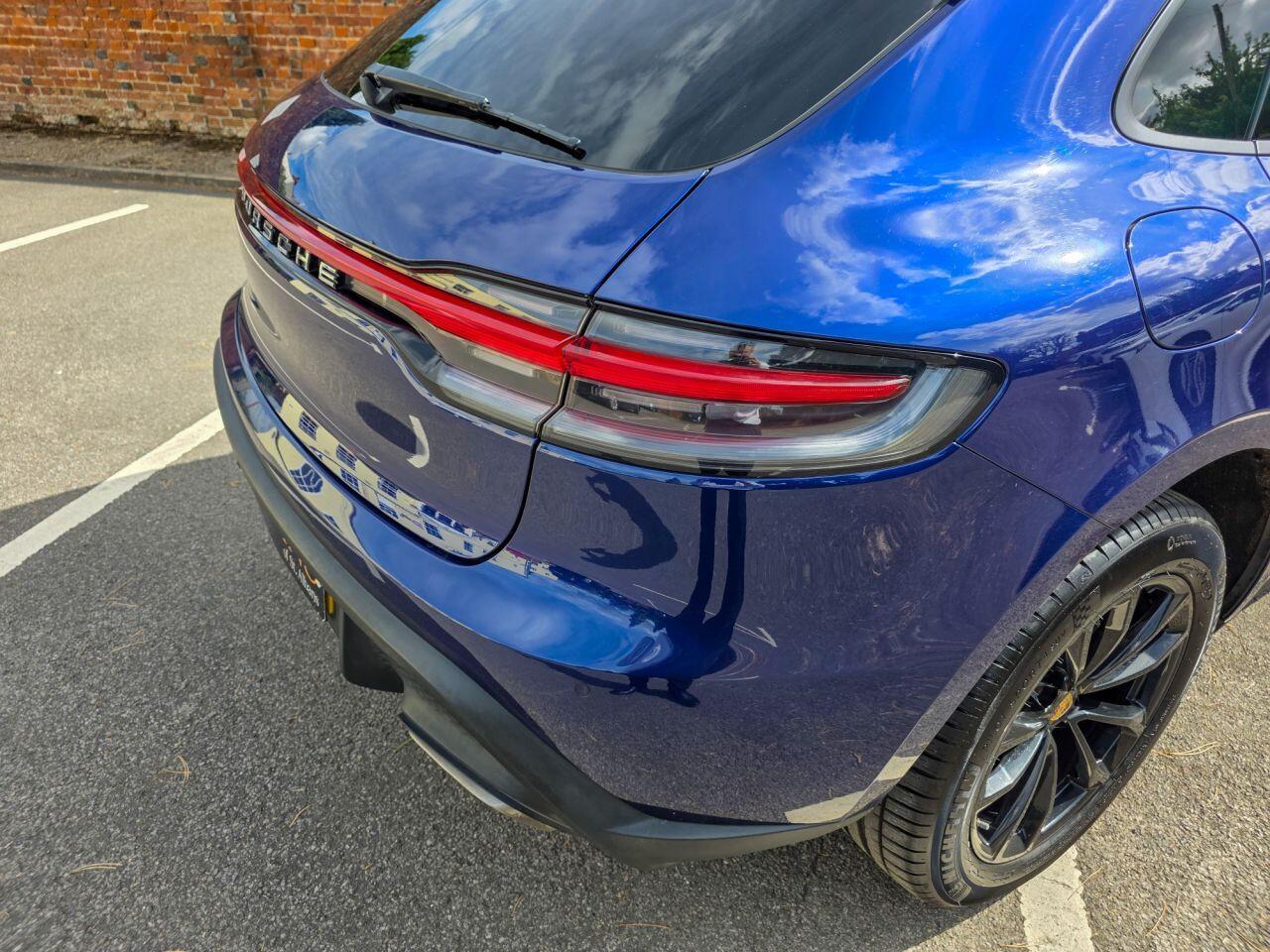 Porsche Macan view 22