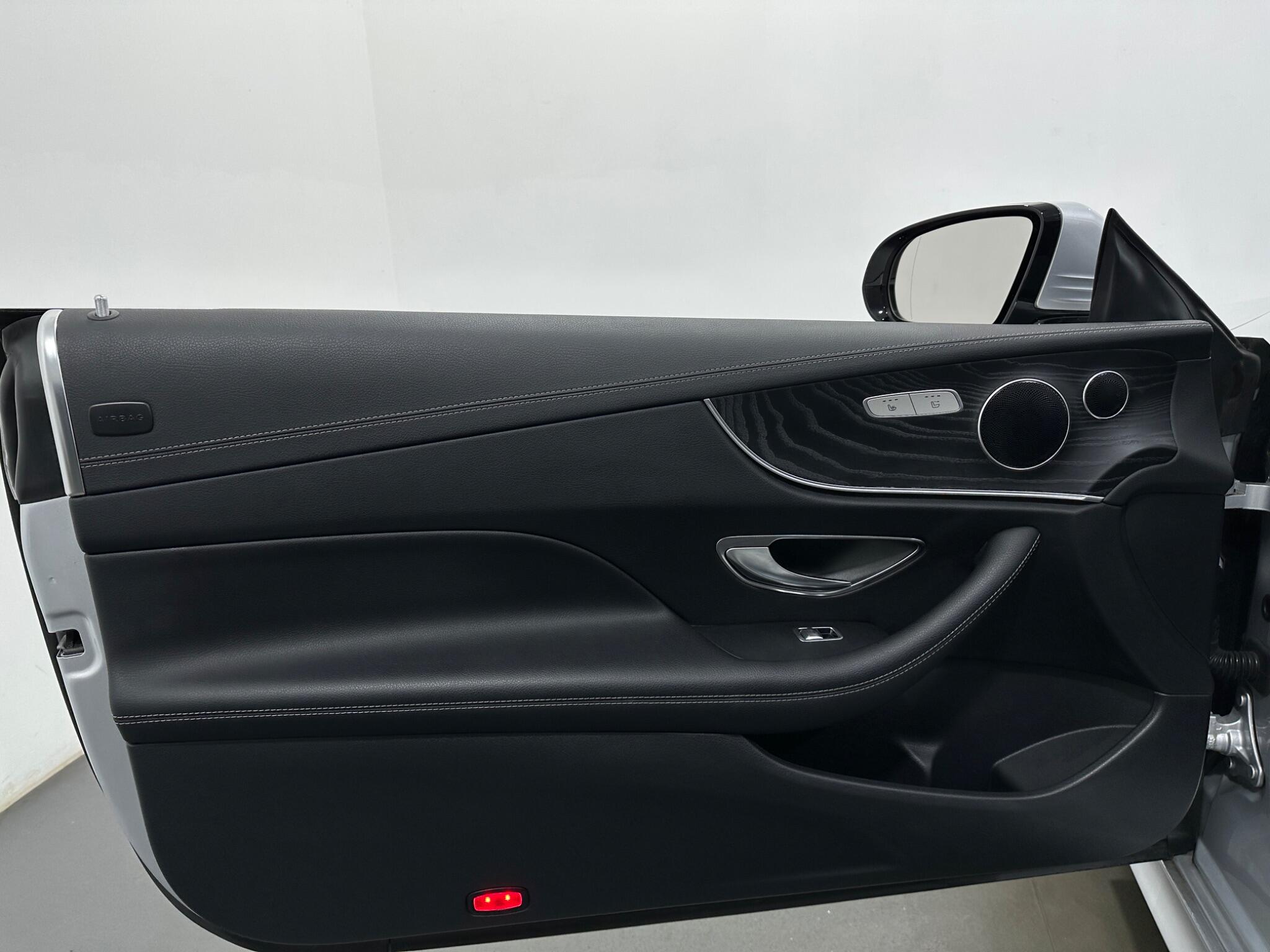 Mercedes-Benz E-Class view 38