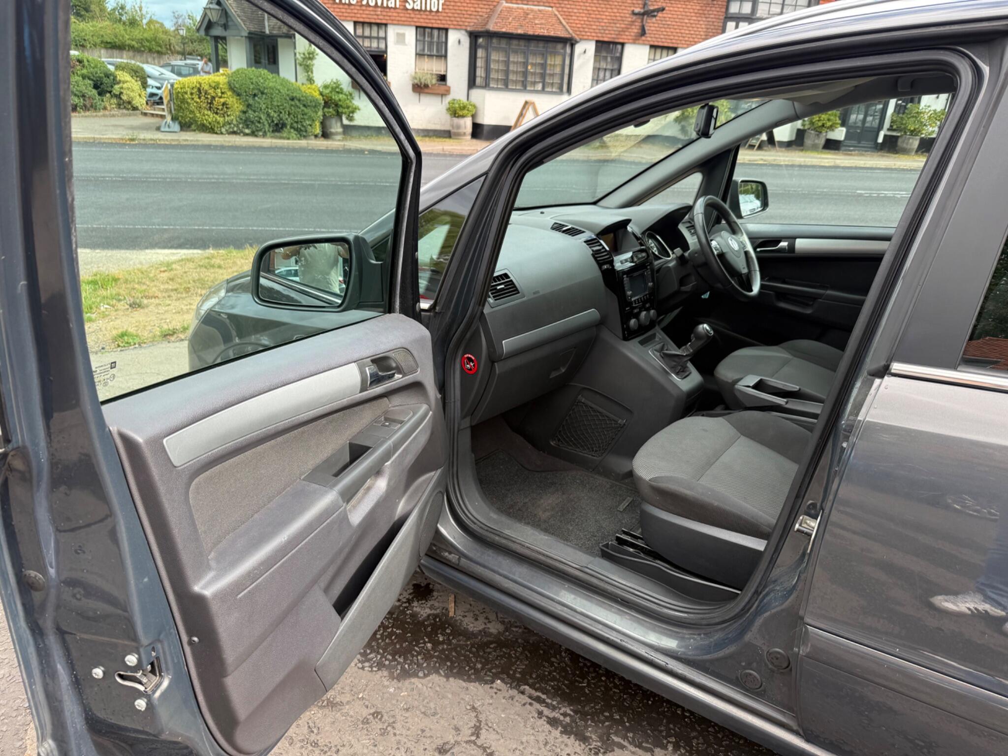 Vauxhall Zafira view 31