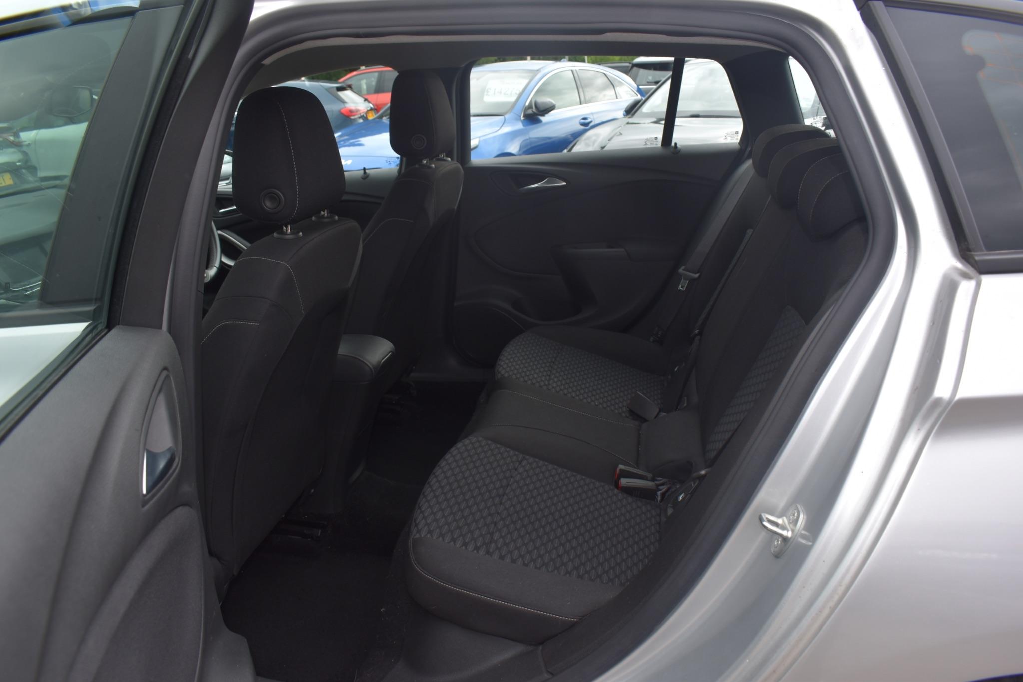 Astra - 1.2 Turbo Business Edition Nav Sports Tourer Euro 6 (s/s) 5dr - Image 18