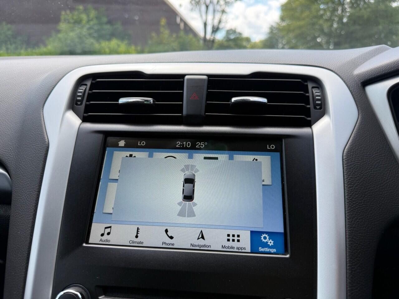 Ford Mondeo view 31