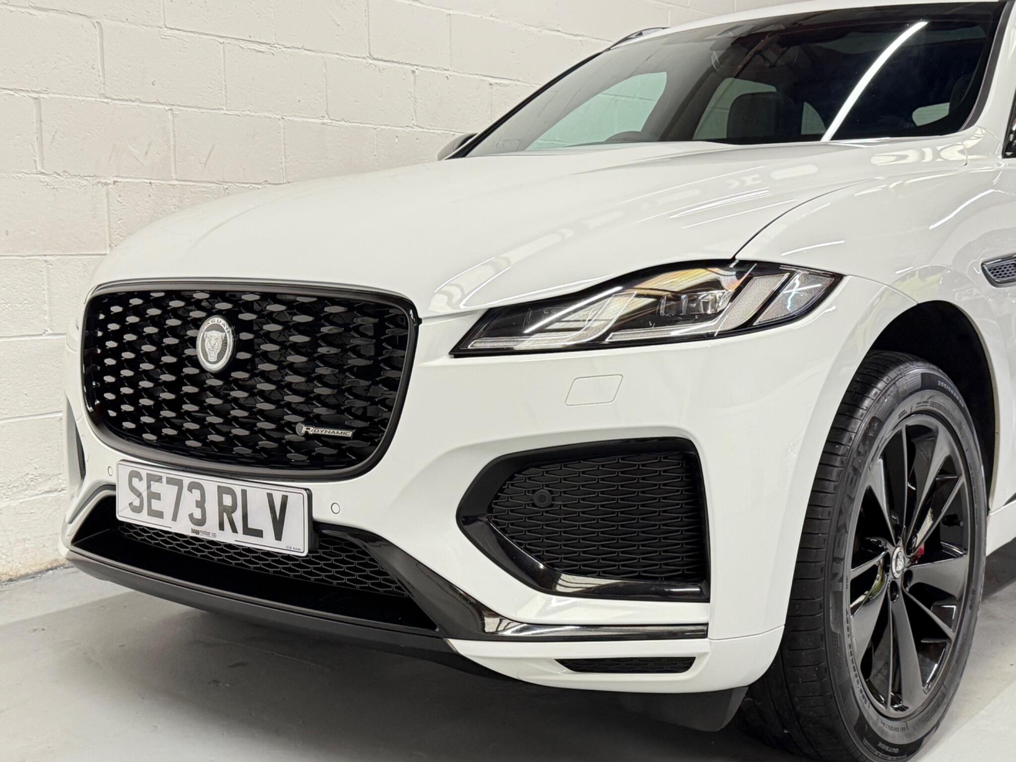 Jaguar F-Pace view 9