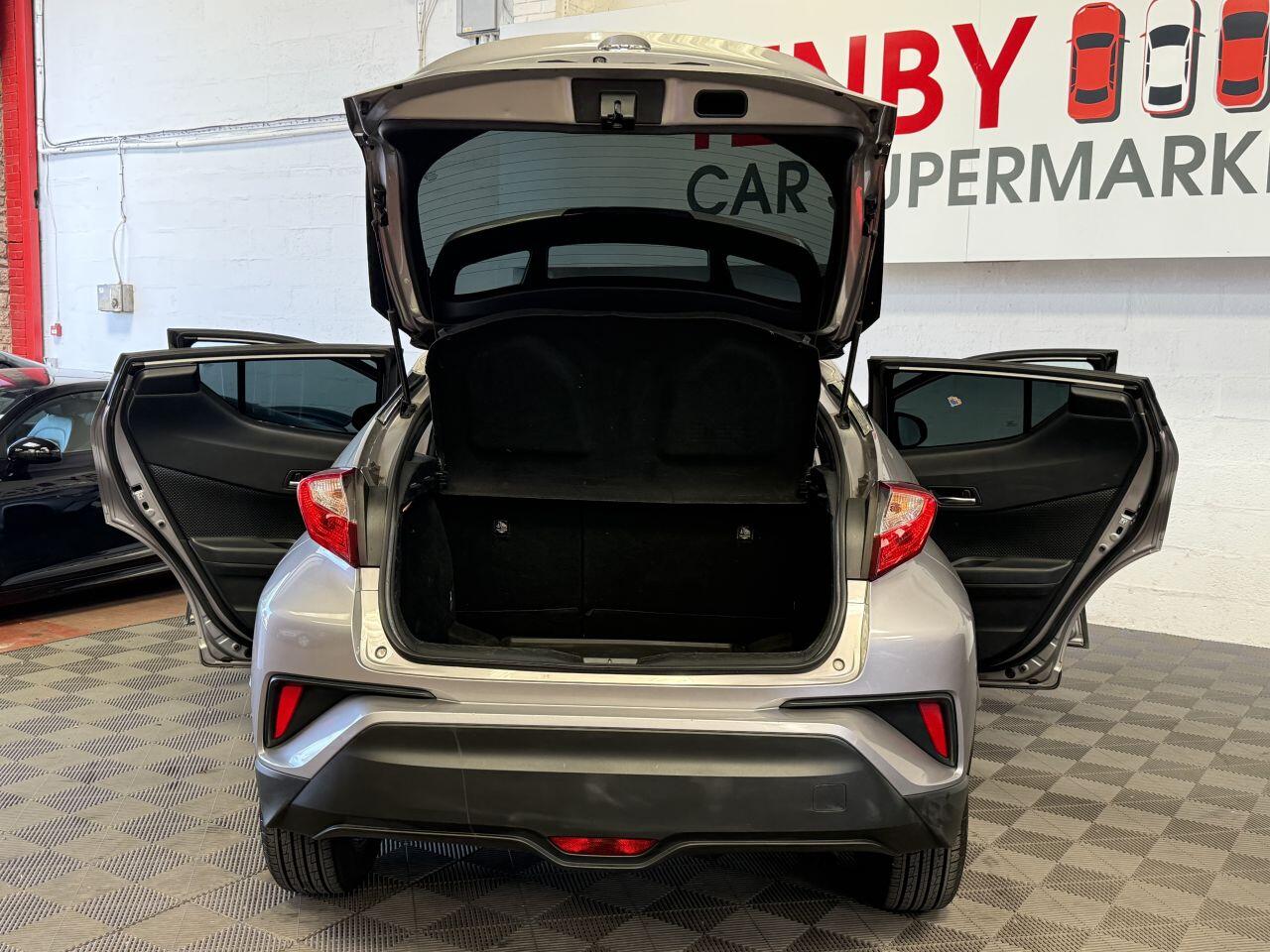 Toyota C-HR view 15