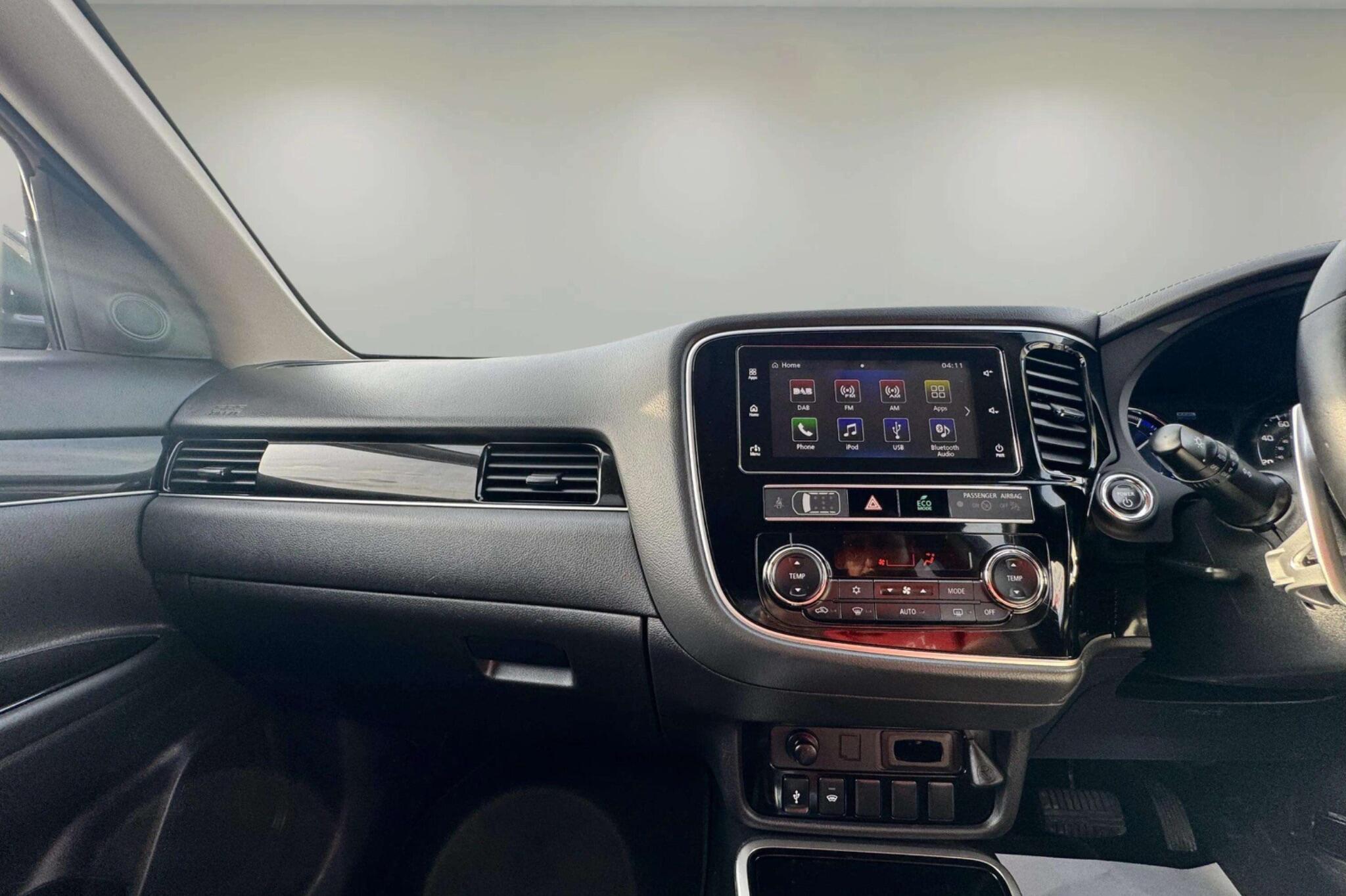 Mitsubishi Outlander view 69