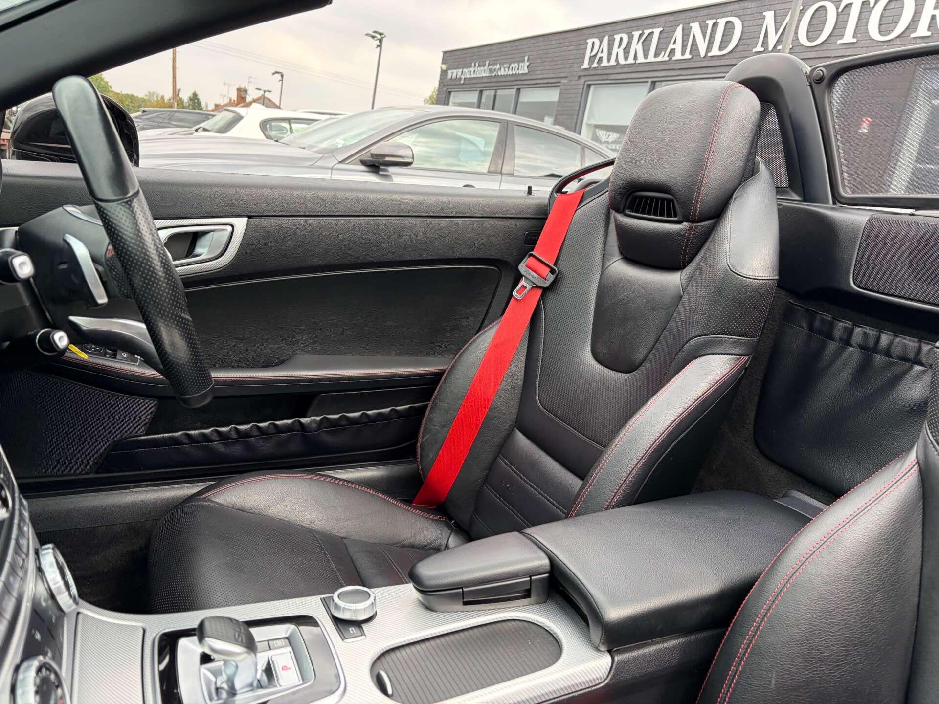 Mercedes-Benz SLC view 27