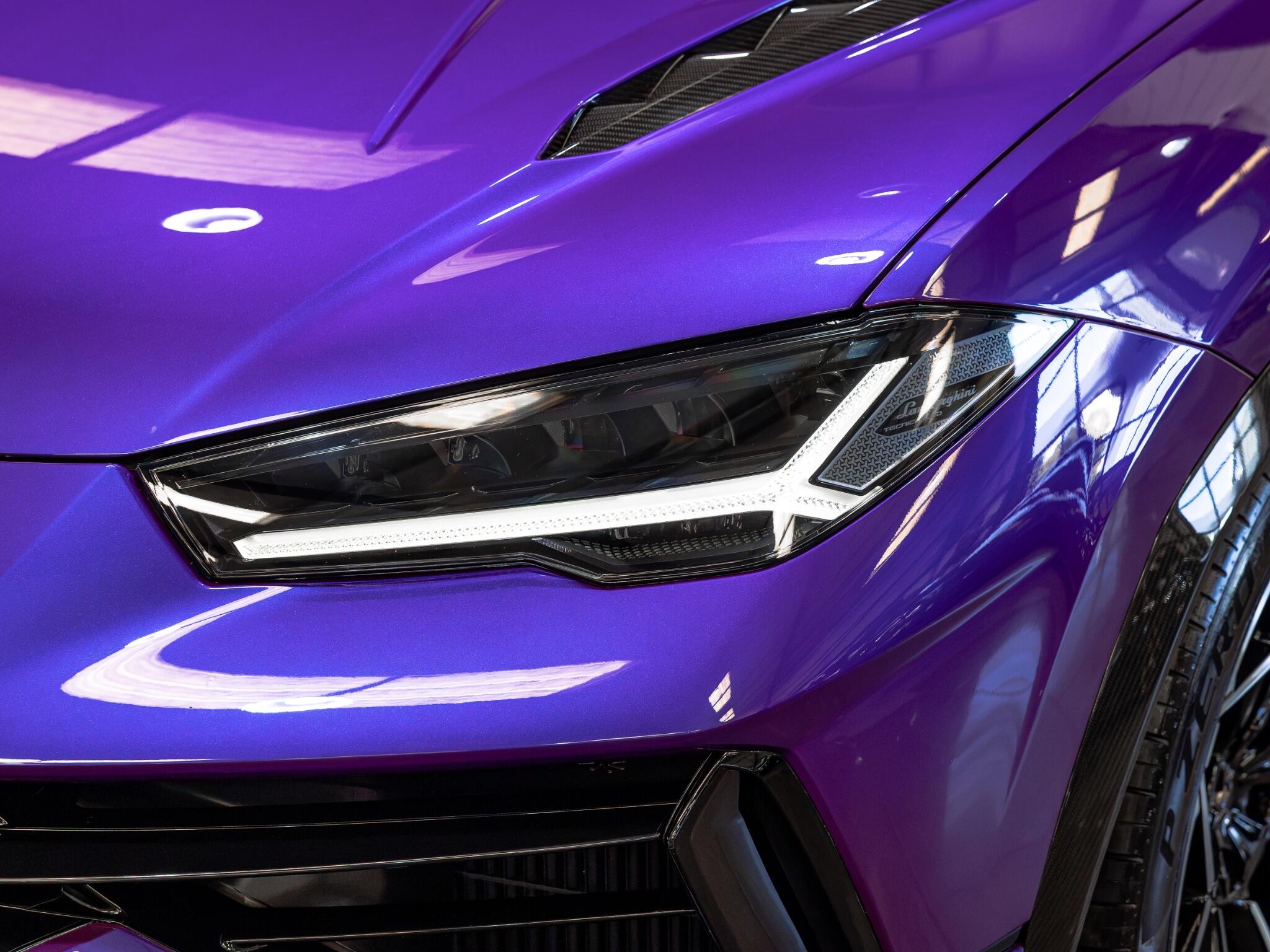 Lamborghini Urus view 17