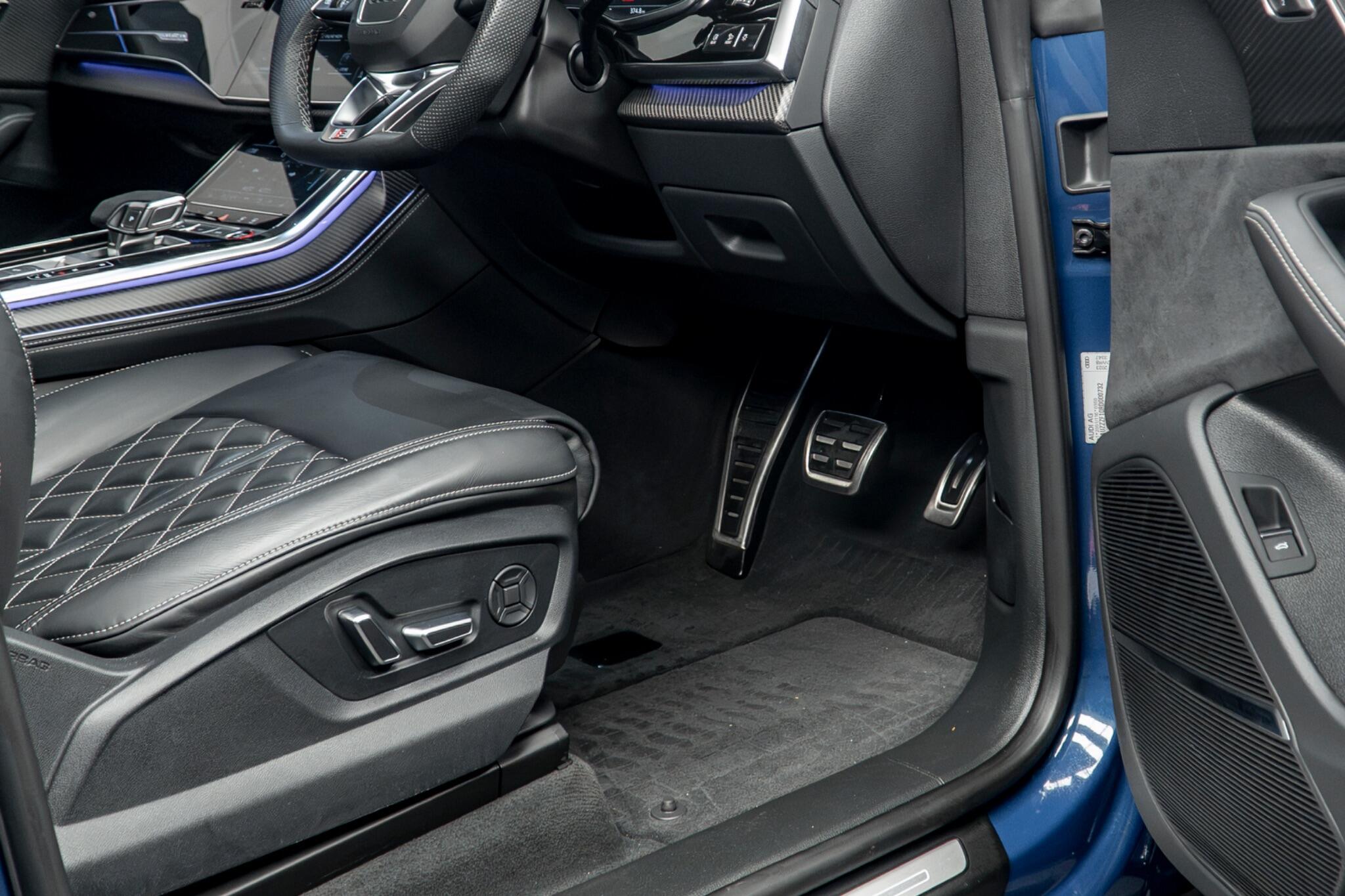 Audi SQ8 view 41