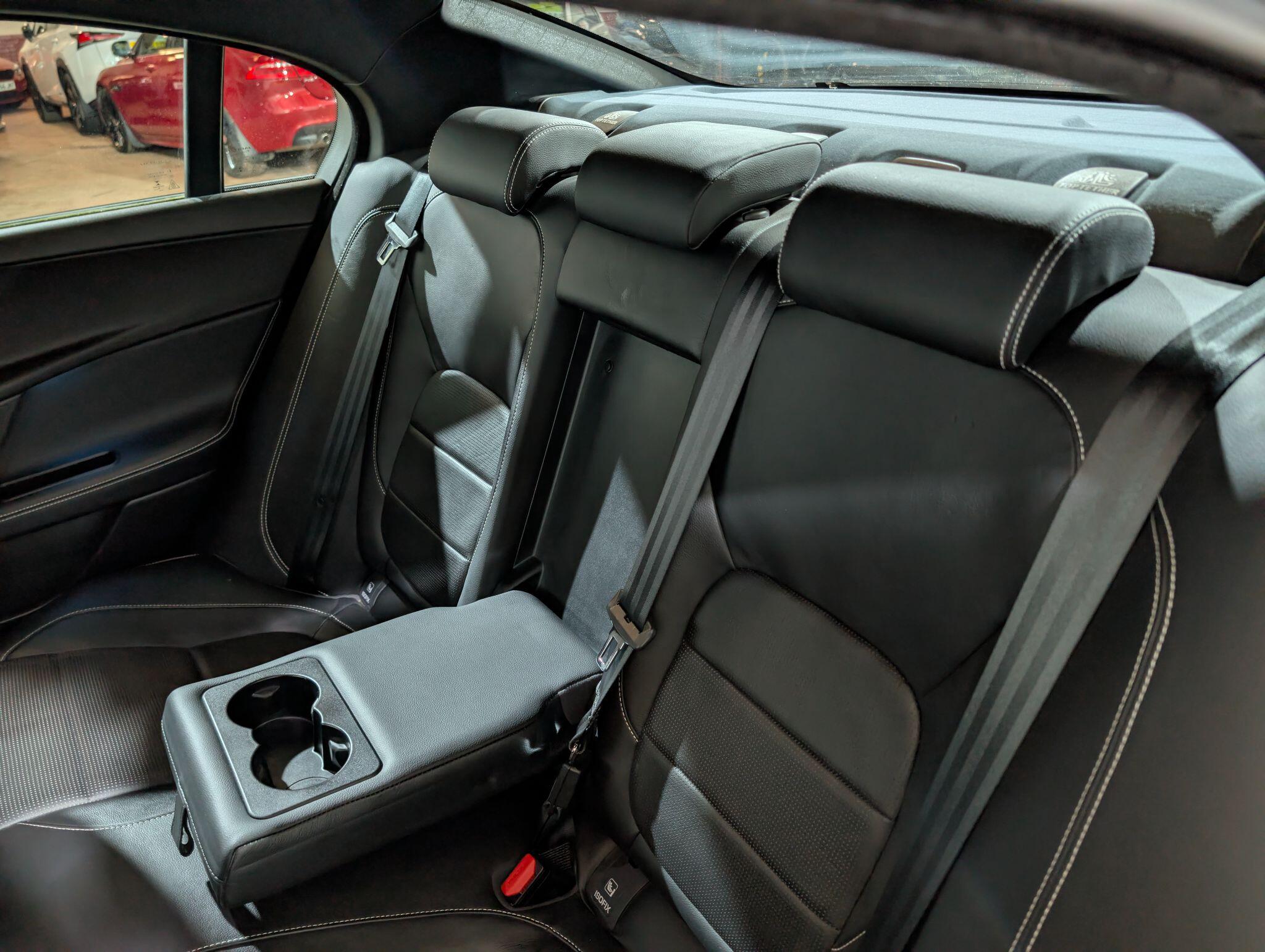 Jaguar Xe view 77