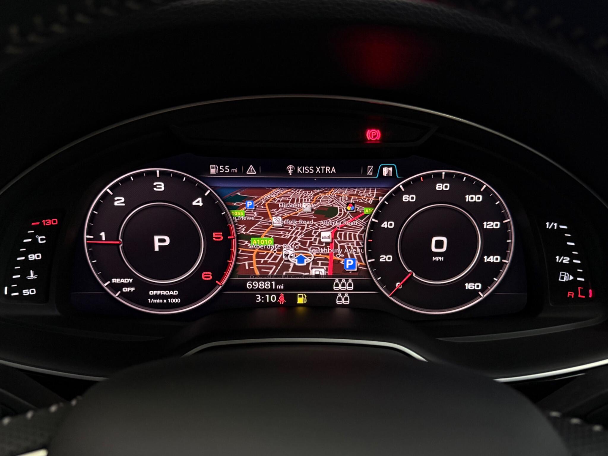 Audi Q7 view 13