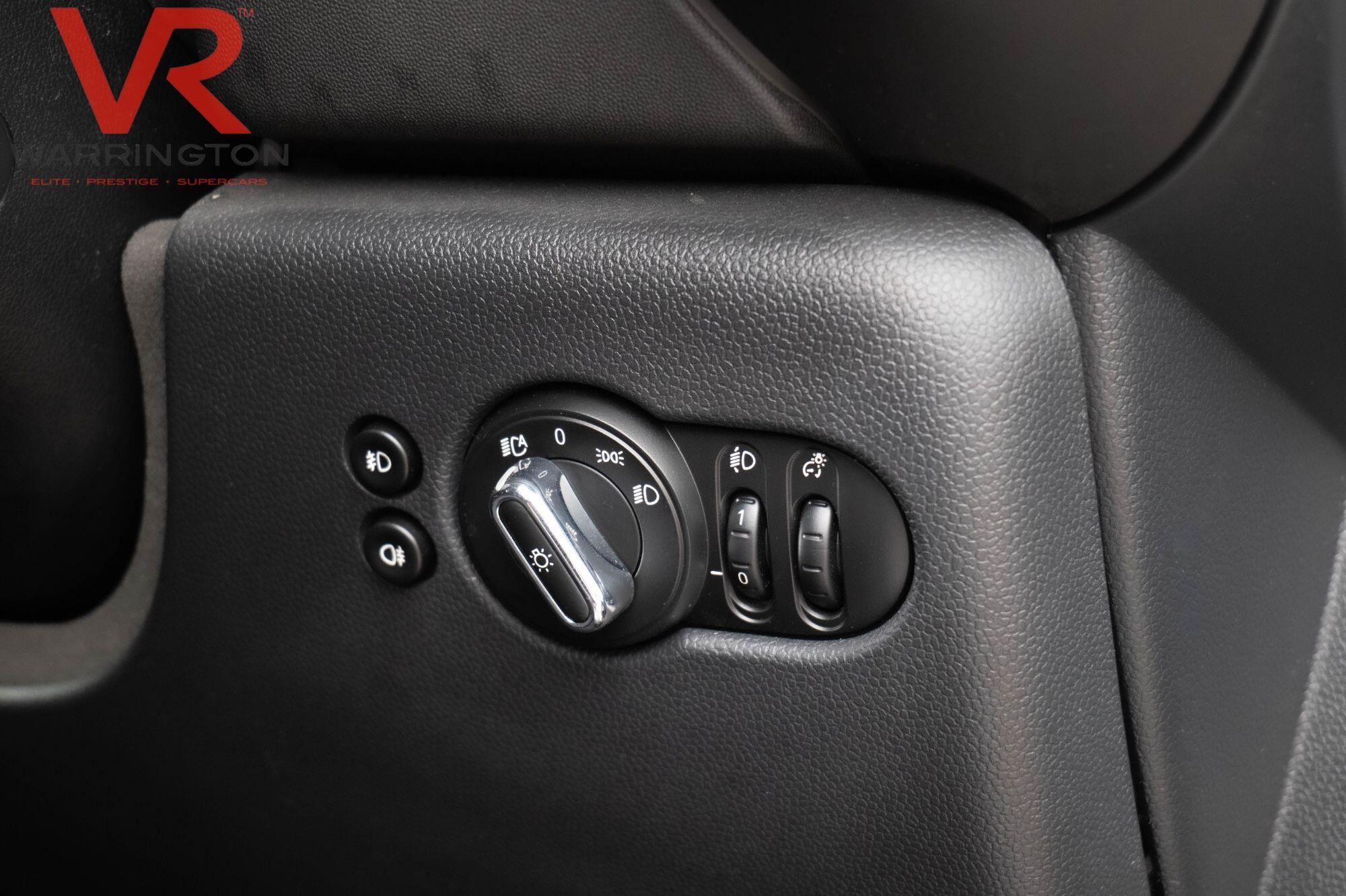 Mini Cooper view 13