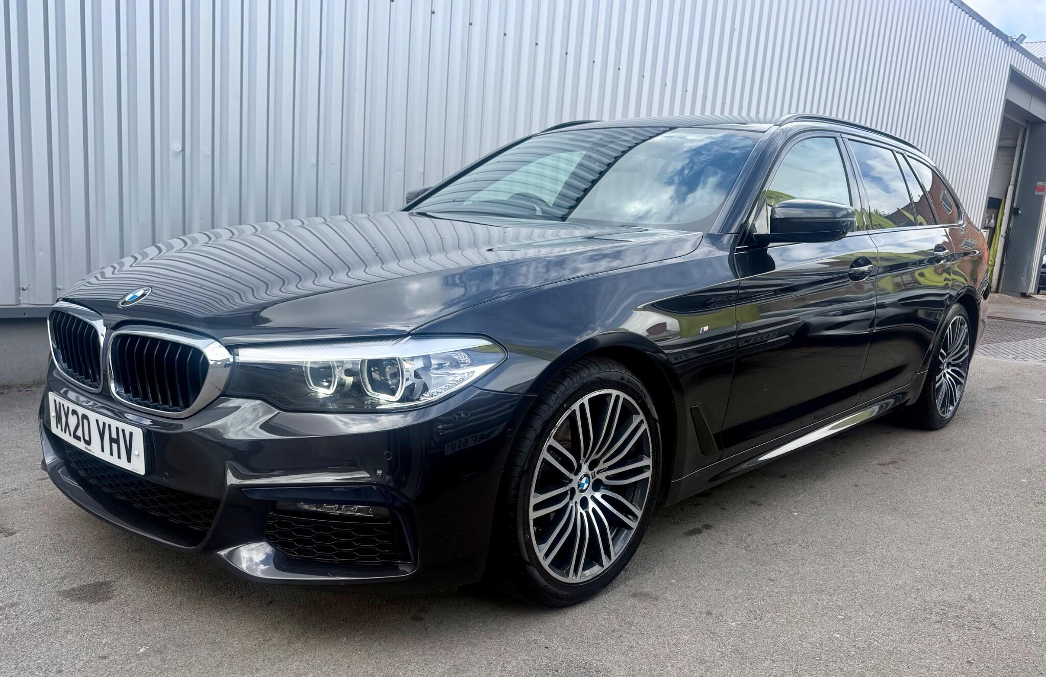 BMW 5 Series view 5