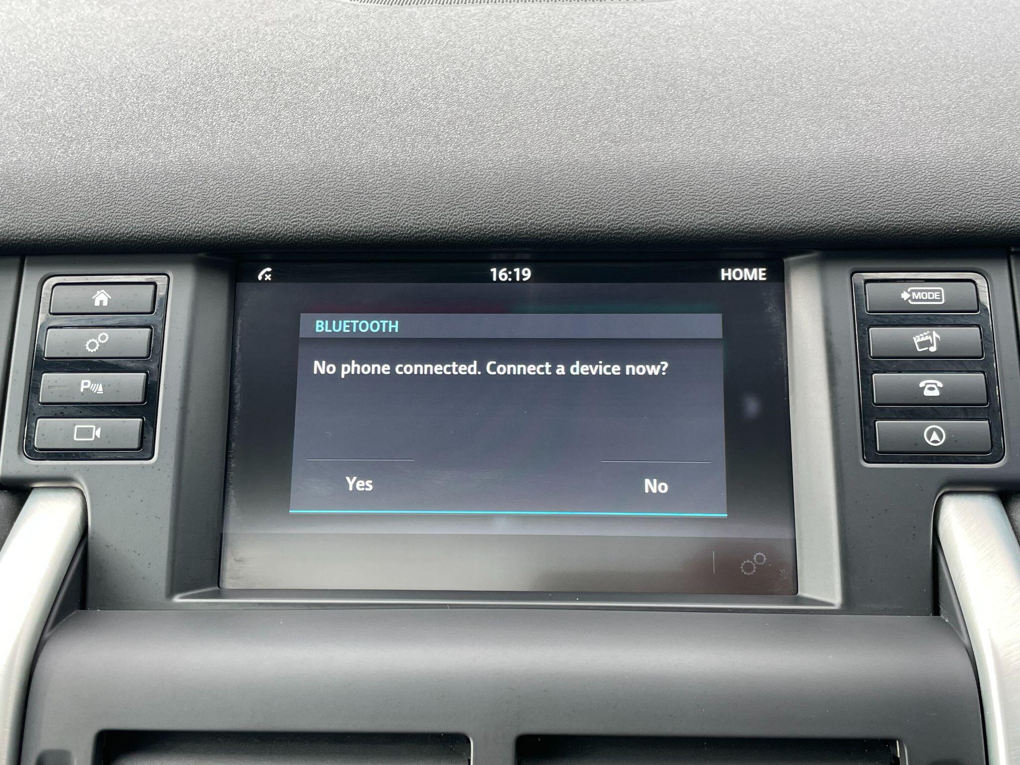 Land Rover Discovery Sport view 26