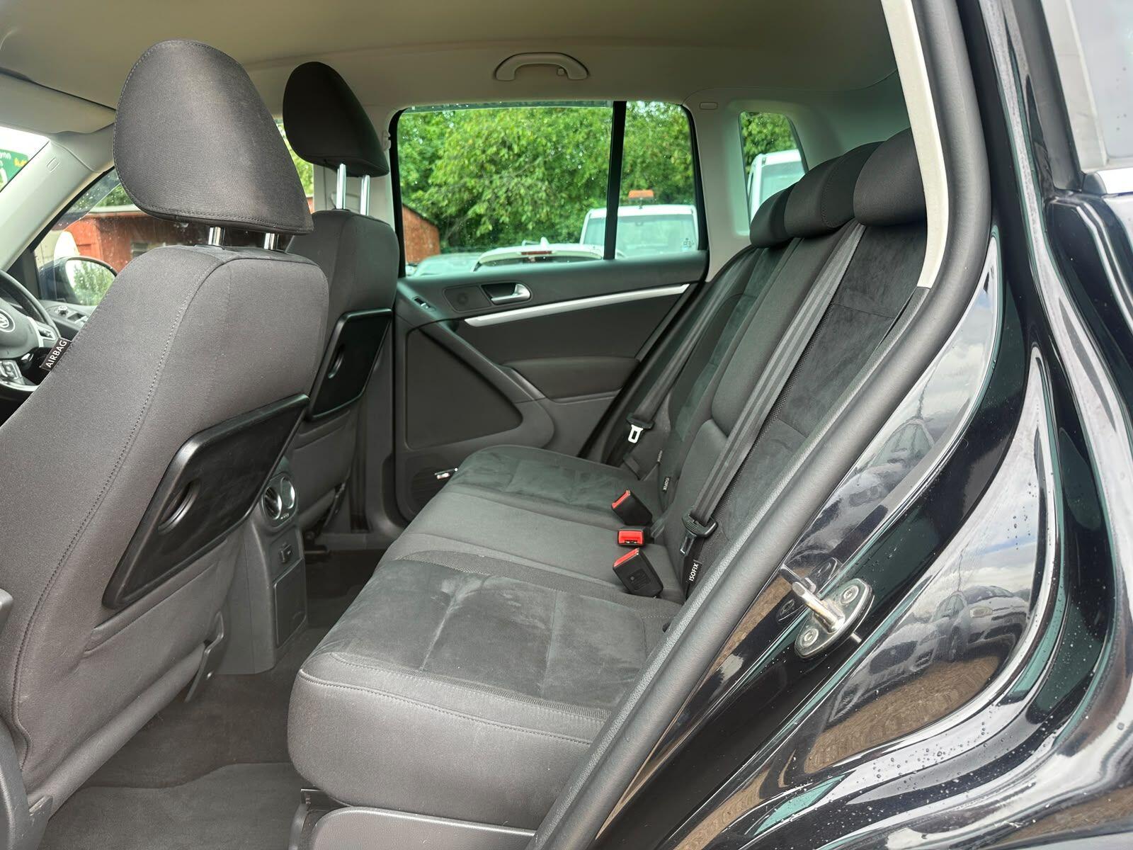 Volkswagen Tiguan view 11