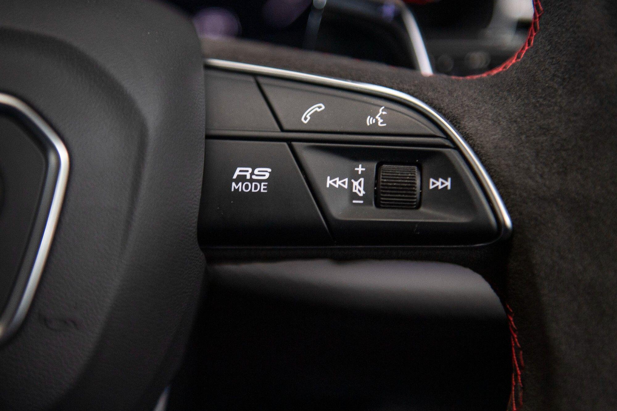 Audi RSQ8 view 16