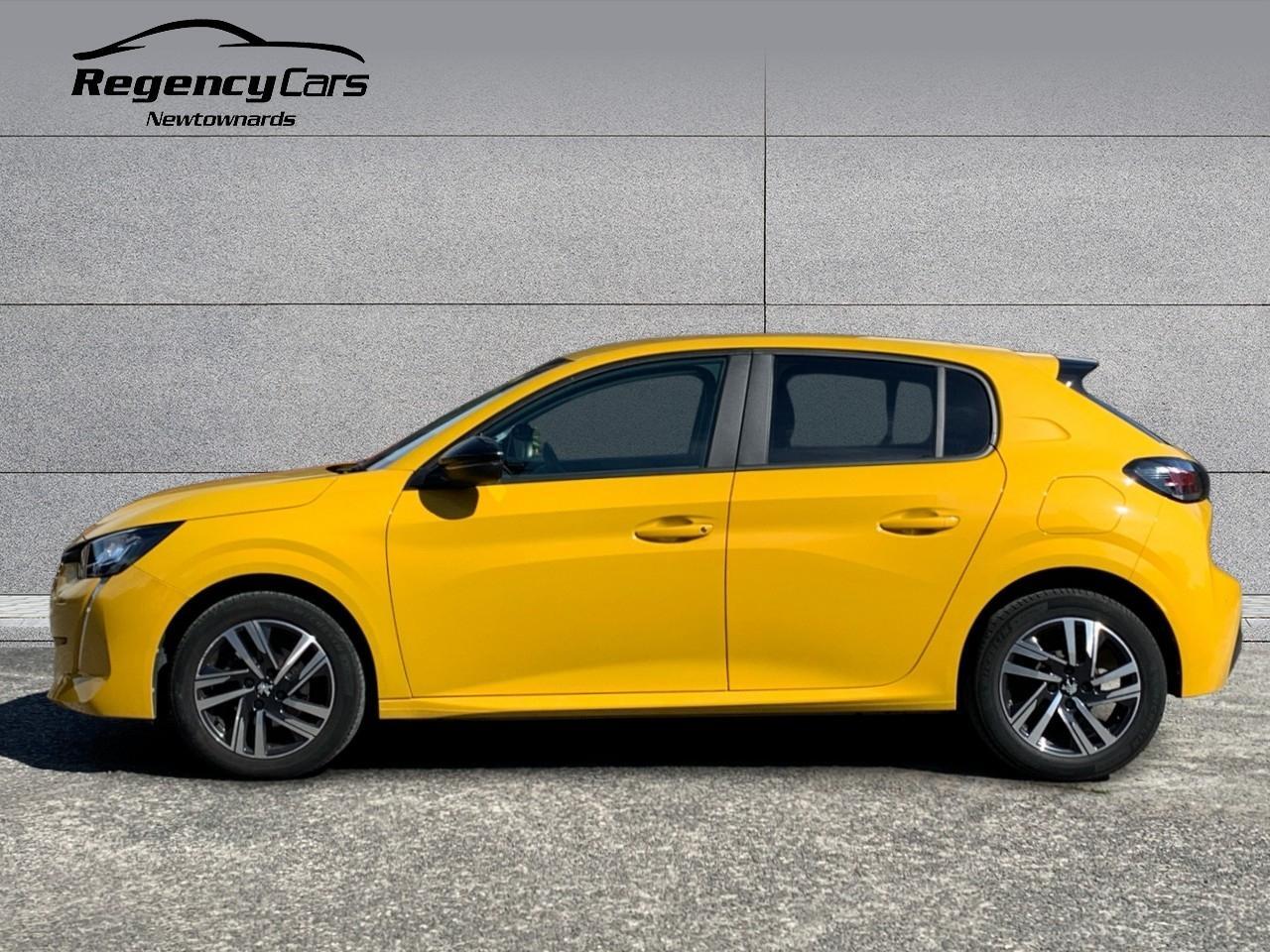 Peugeot 208 view 5