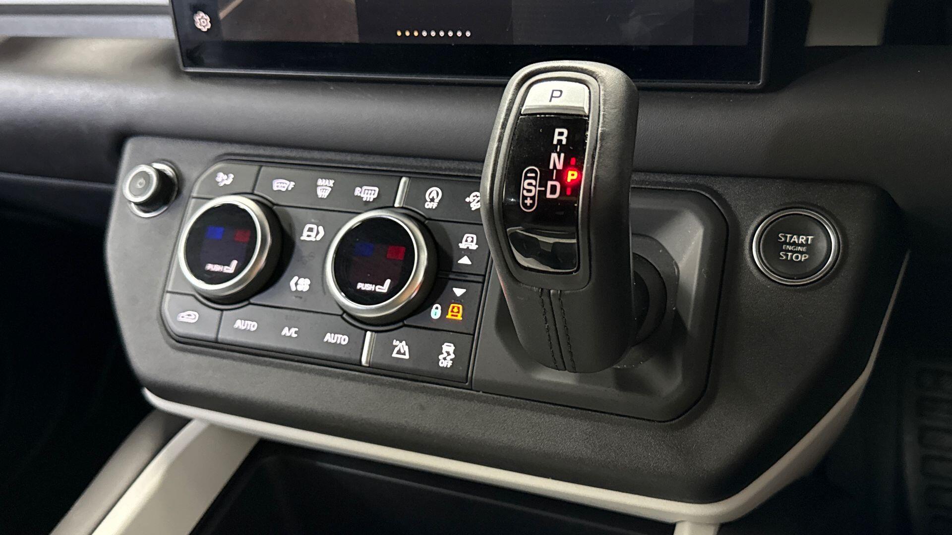 Land Rover Defender view 13