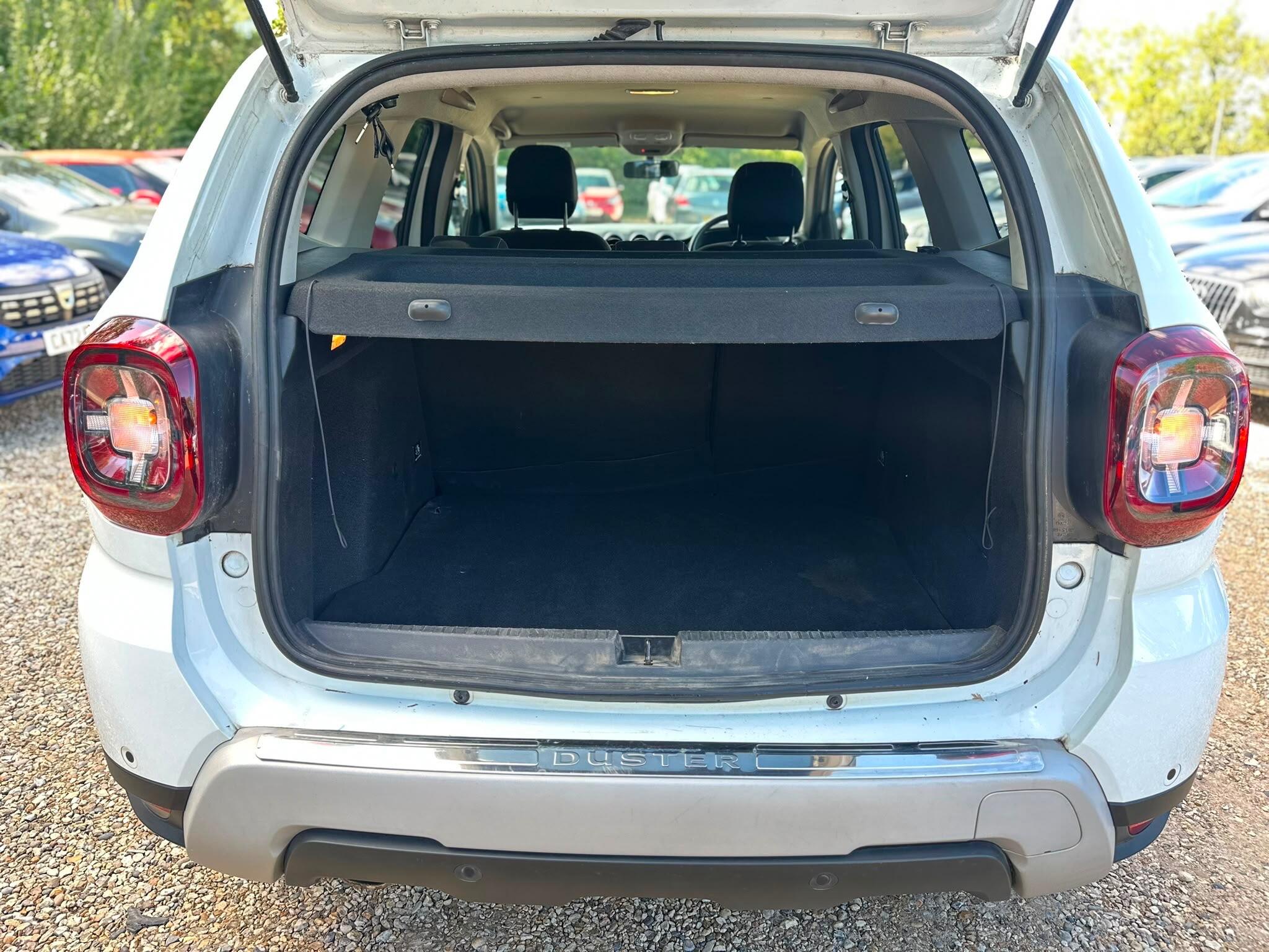 Dacia Duster view 18