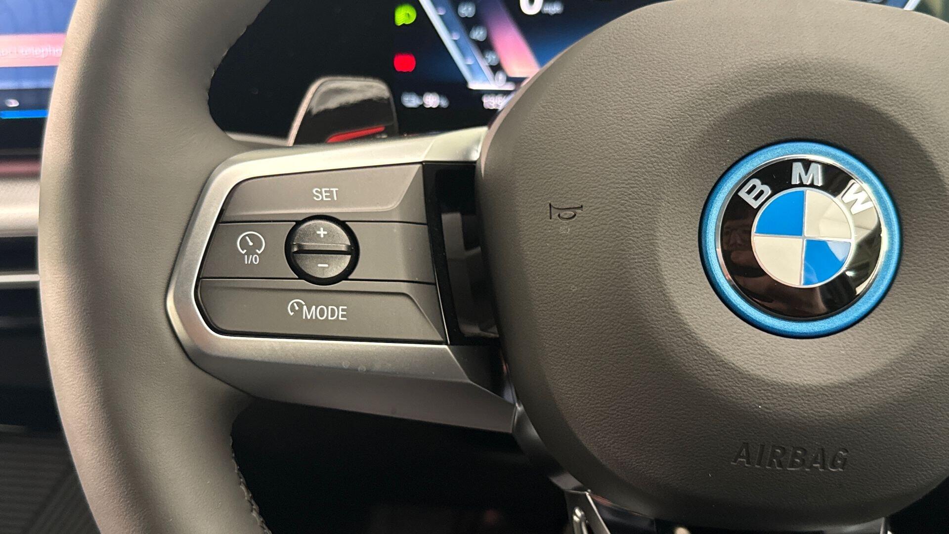 BMW Ix2 view 17