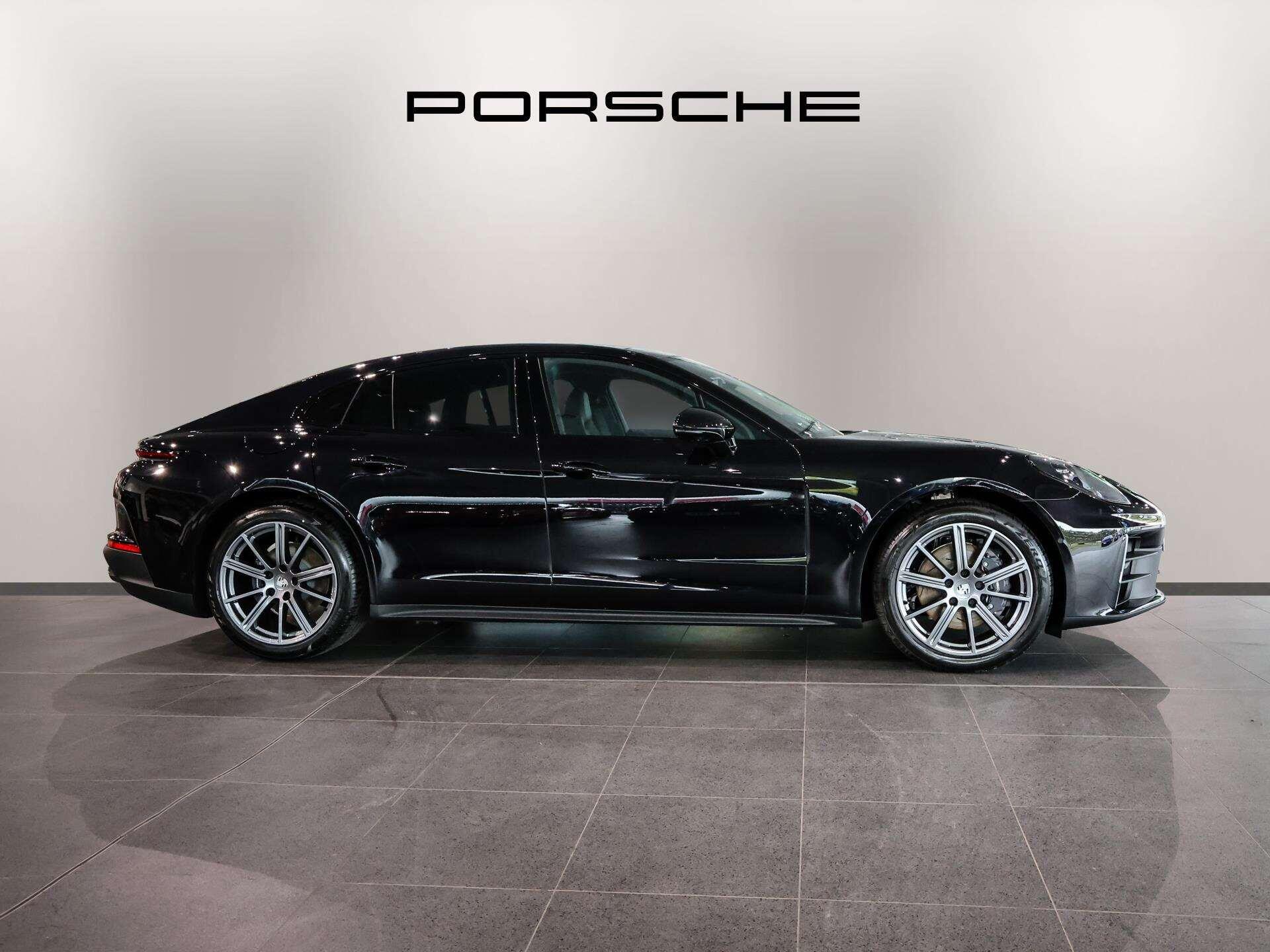Porsche Panamera view 7
