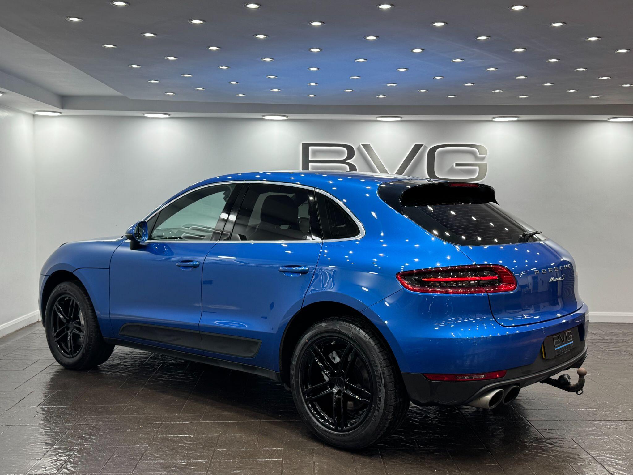 Porsche Macan view 17