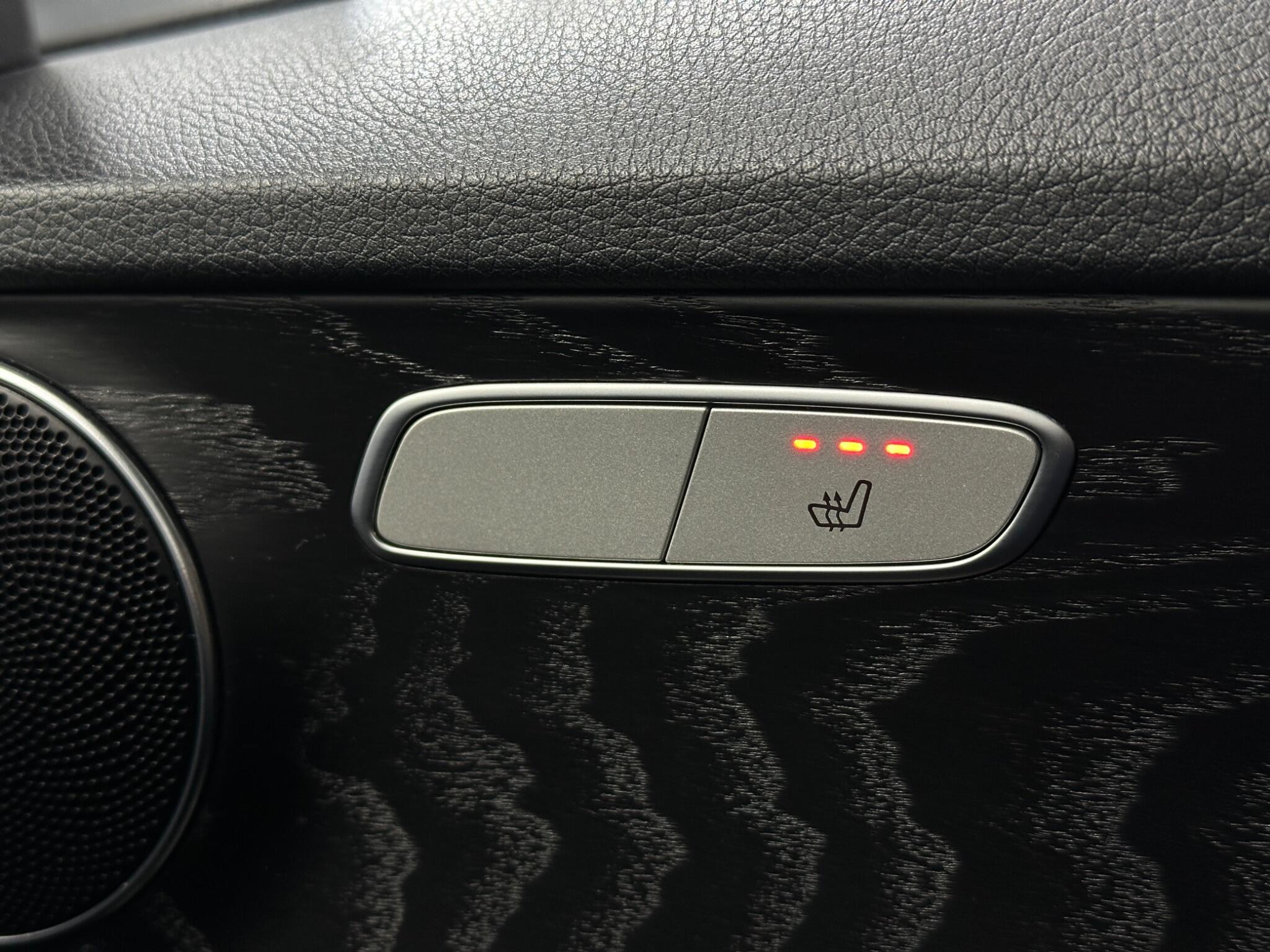Mercedes-Benz C-Class view 20