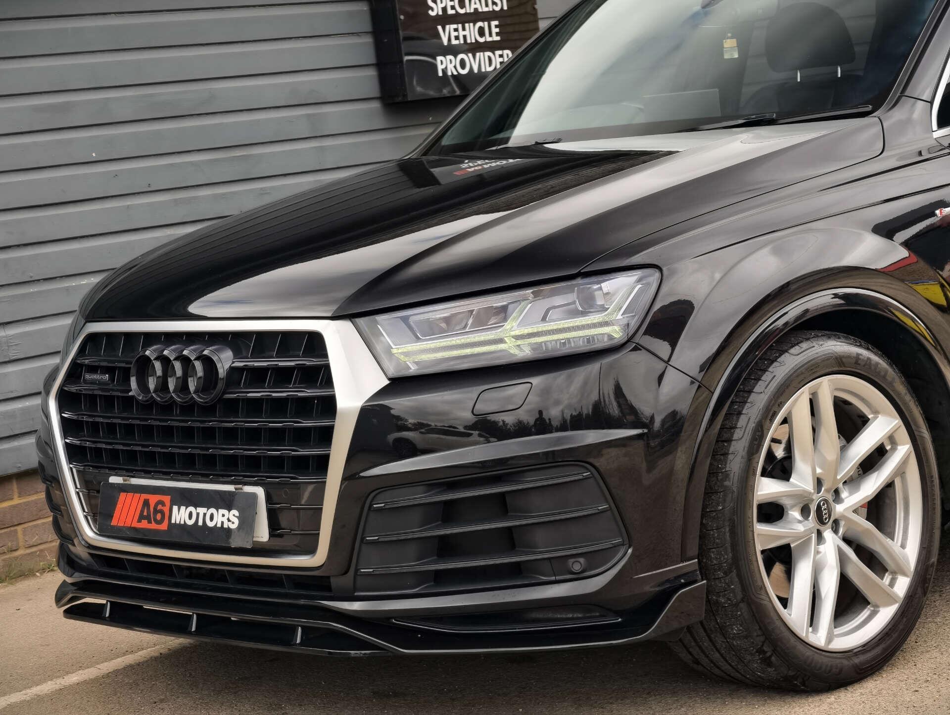 Audi Q7 view 17