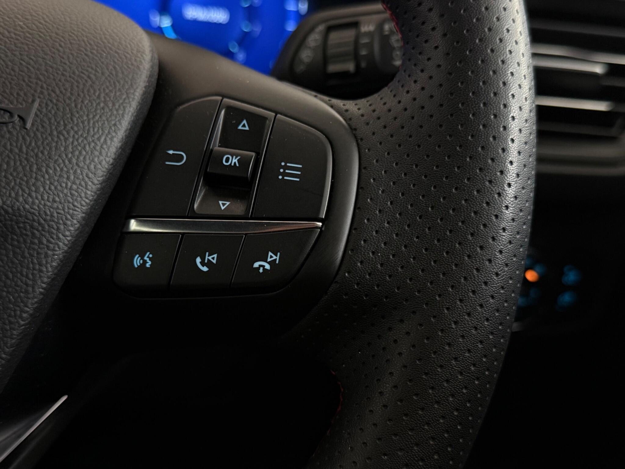 Ford Focus view 20